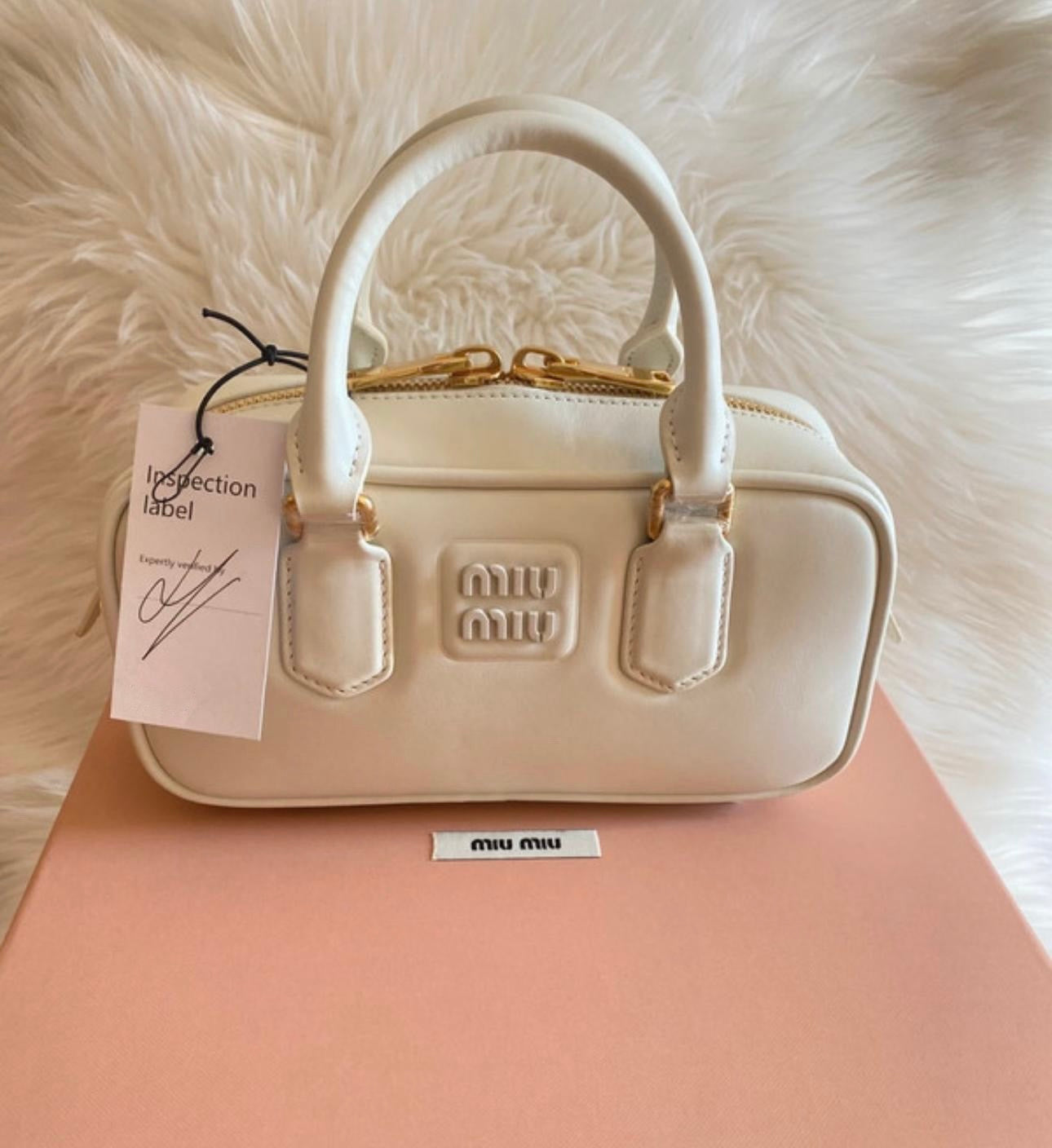 Miu Miu Mini Borsa Arcadie in Pelle "Talco”