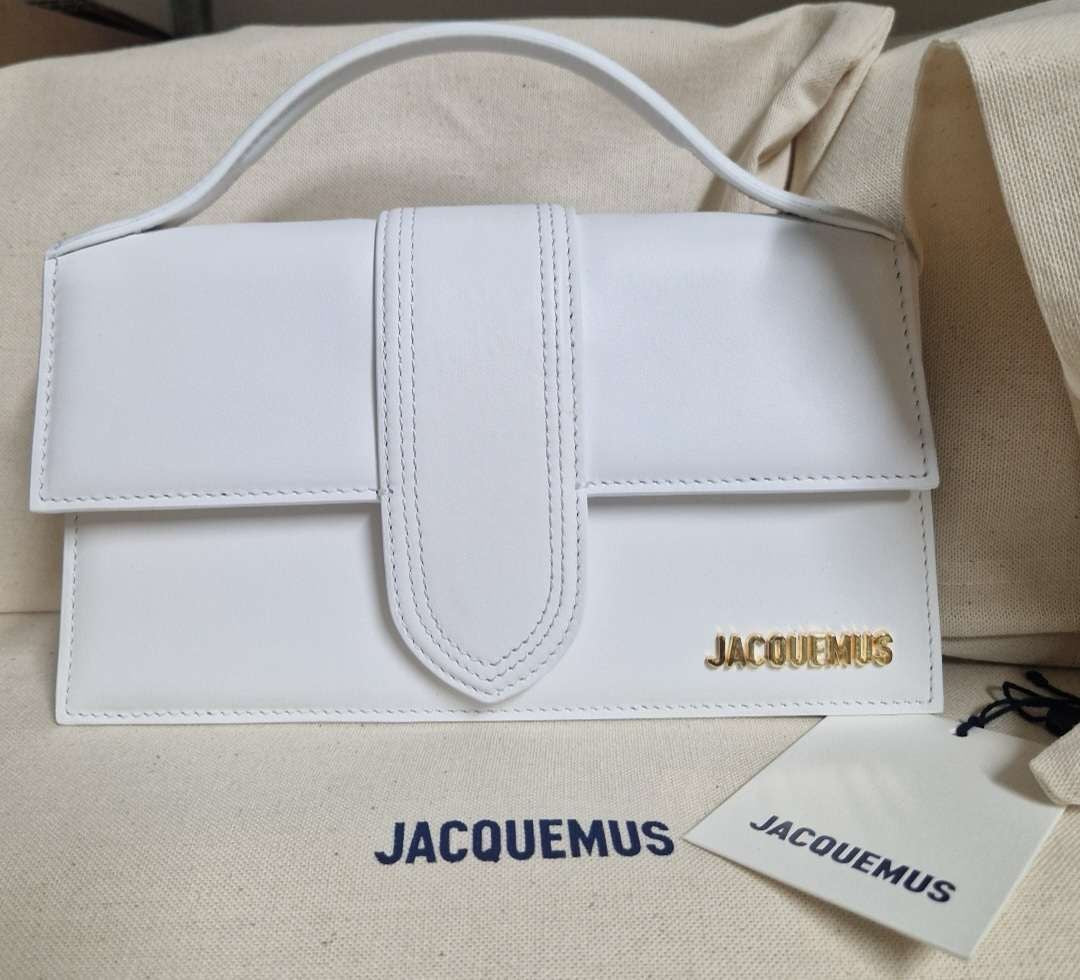 Jacquemus Le Grand Bambinou - Bianca con logo in oro