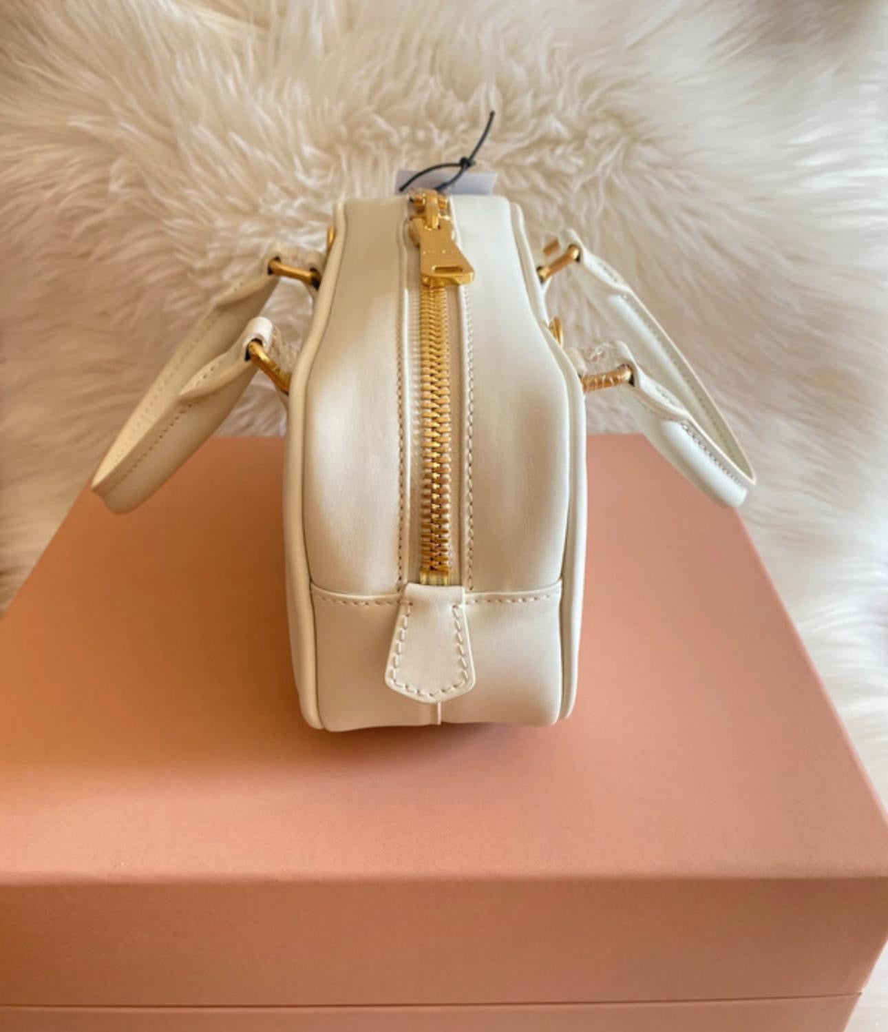 Miu Miu Mini Borsa Arcadie in Pelle "Talco”