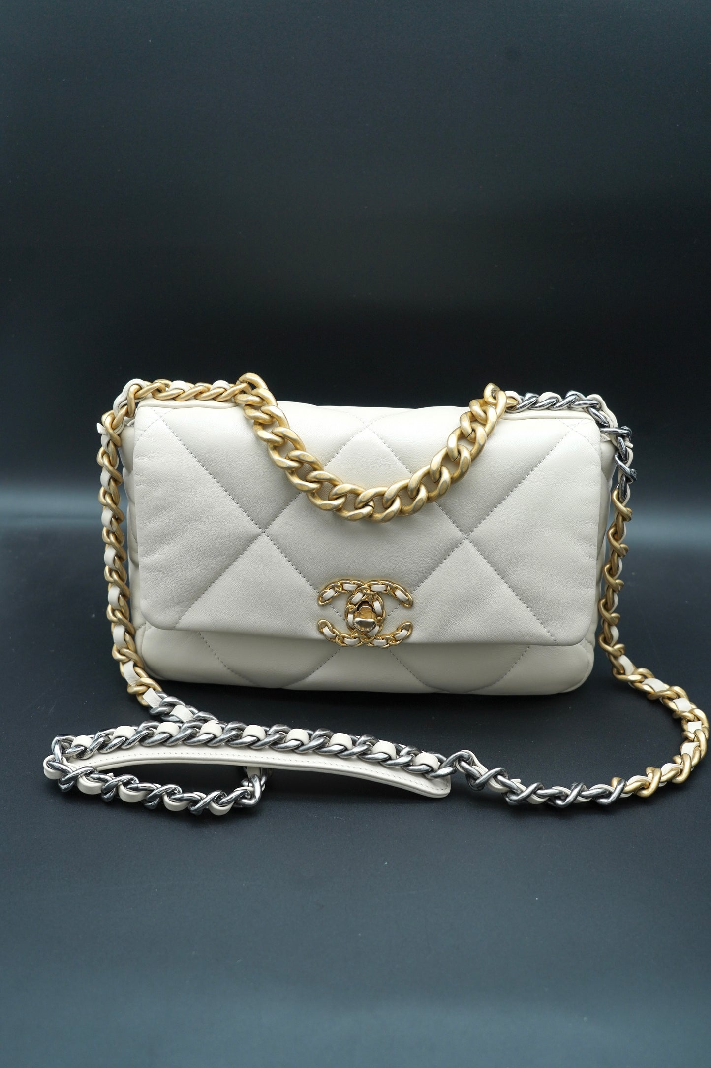Chanel 19 Borsa in Pelle di Agnello - Beige