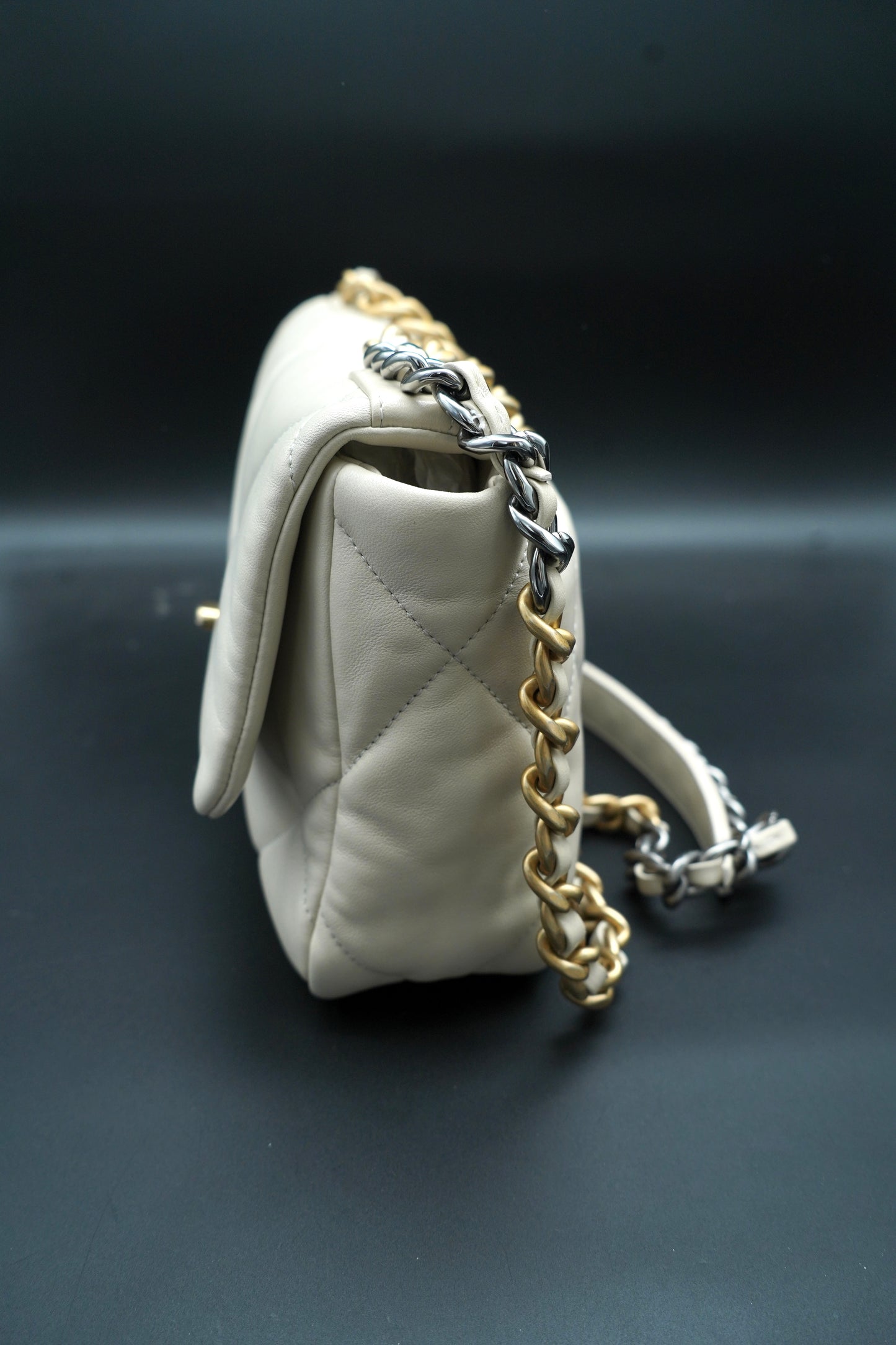 Chanel 19 Borsa in Pelle di Agnello - Beige
