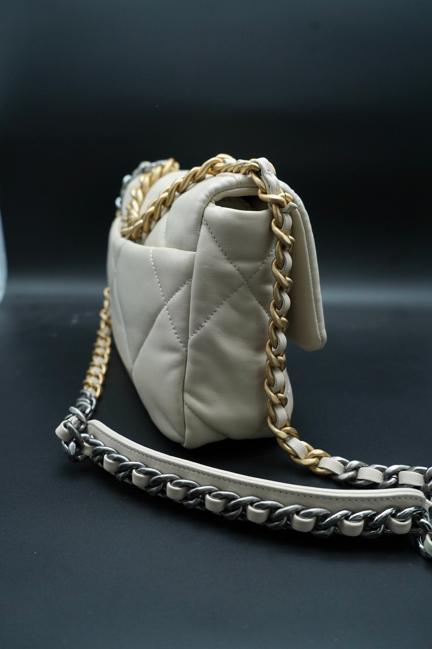 Chanel 19 Borsa in Pelle di Agnello - Beige