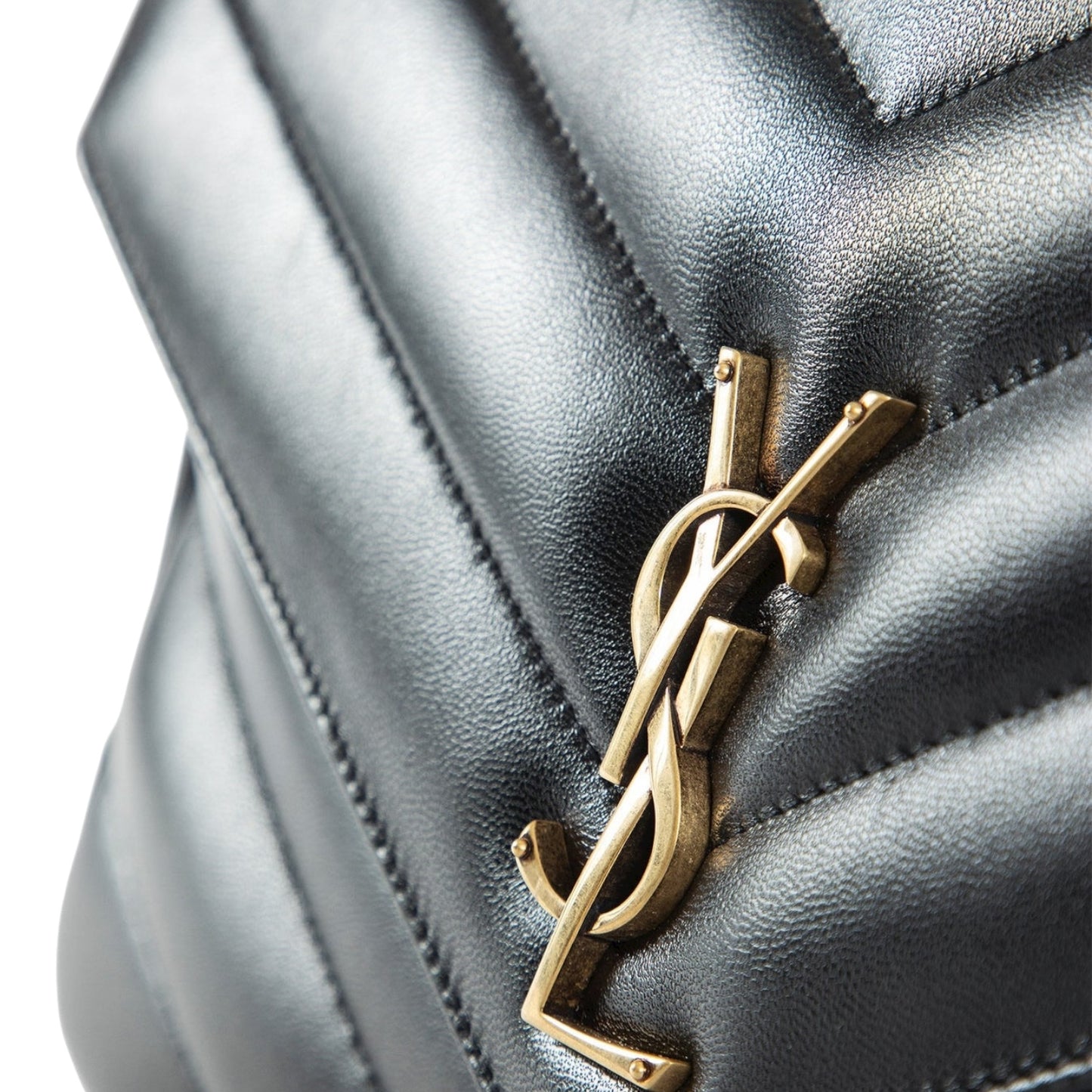 Saint Laurent LouLou Medium con finiture in oro