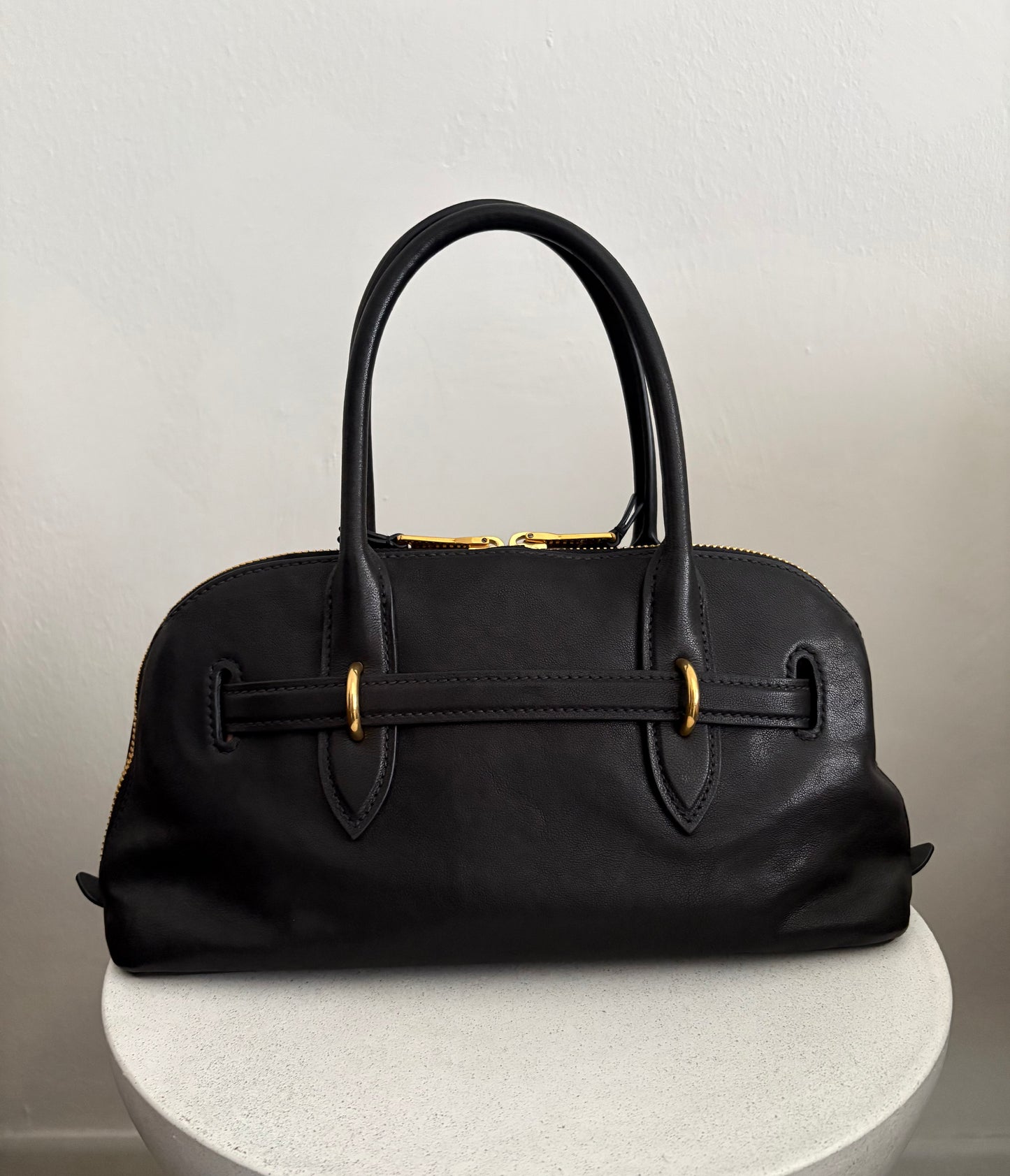 Miu Miu Aventure in pelle nera