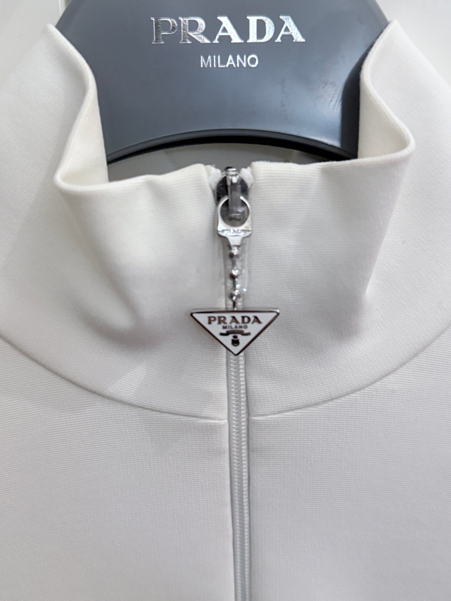 Prada Jersey a Collo Alto con Zip - Bianco