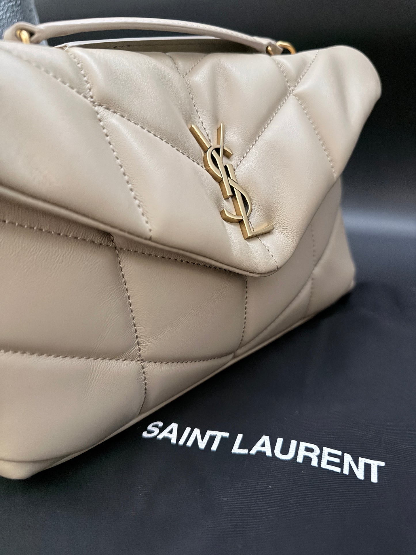 Saint Laurent Toy Puffer in pelle beige