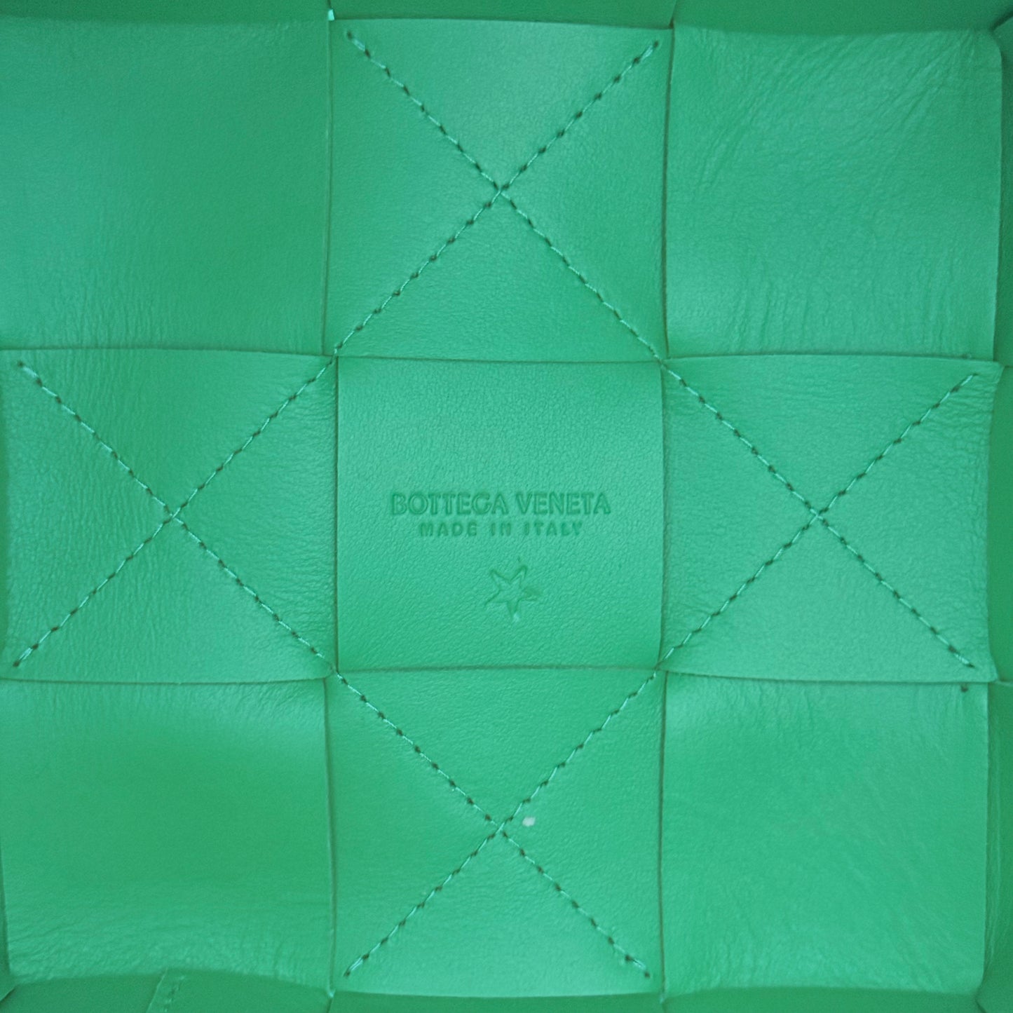 Bottega Veneta Cassette Bucket Bag Verde