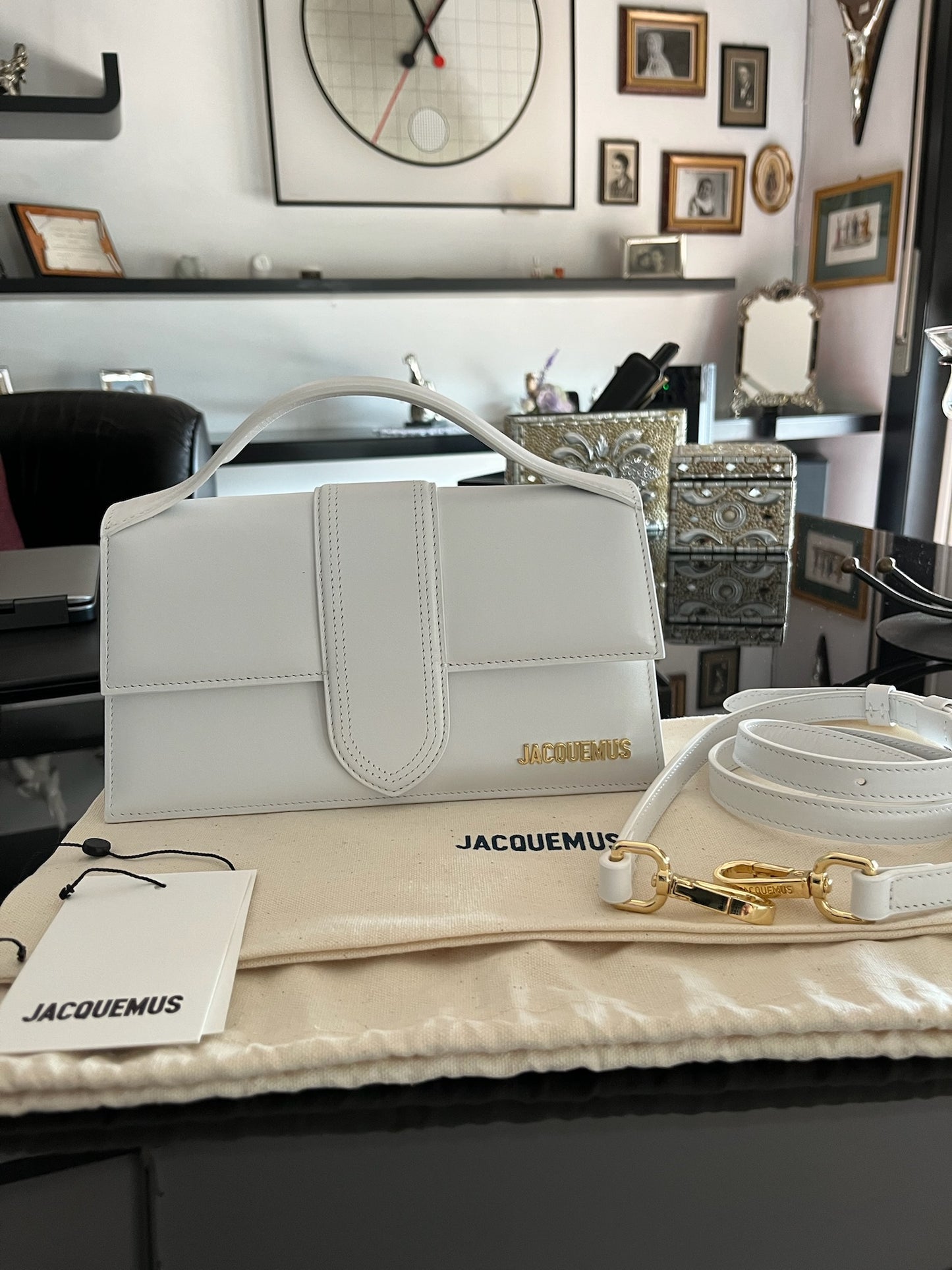 Jacquemus Le Grand Bambinou - Bianca con logo in oro