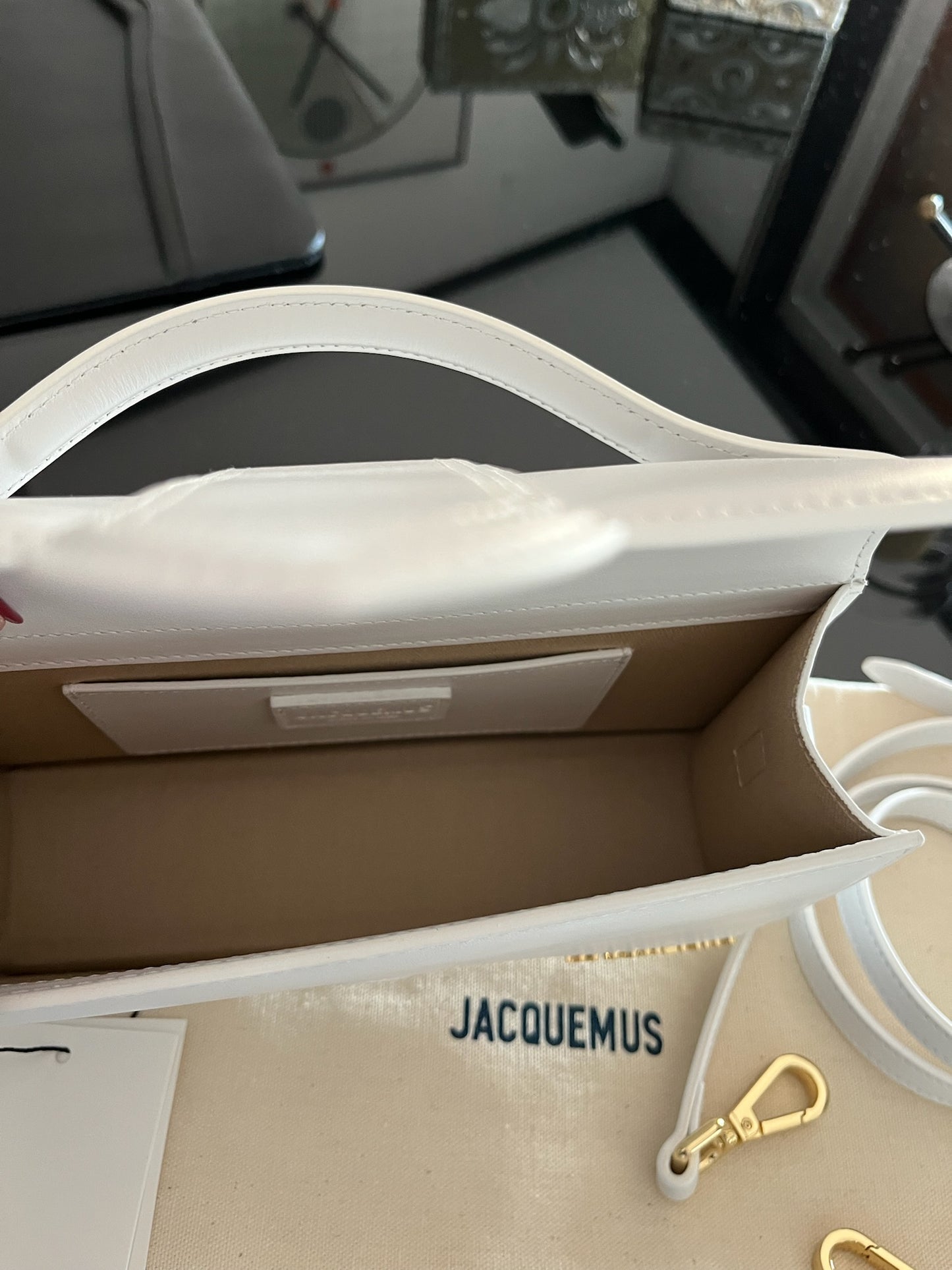 Jacquemus Le Grand Bambinou - Bianca con logo in oro