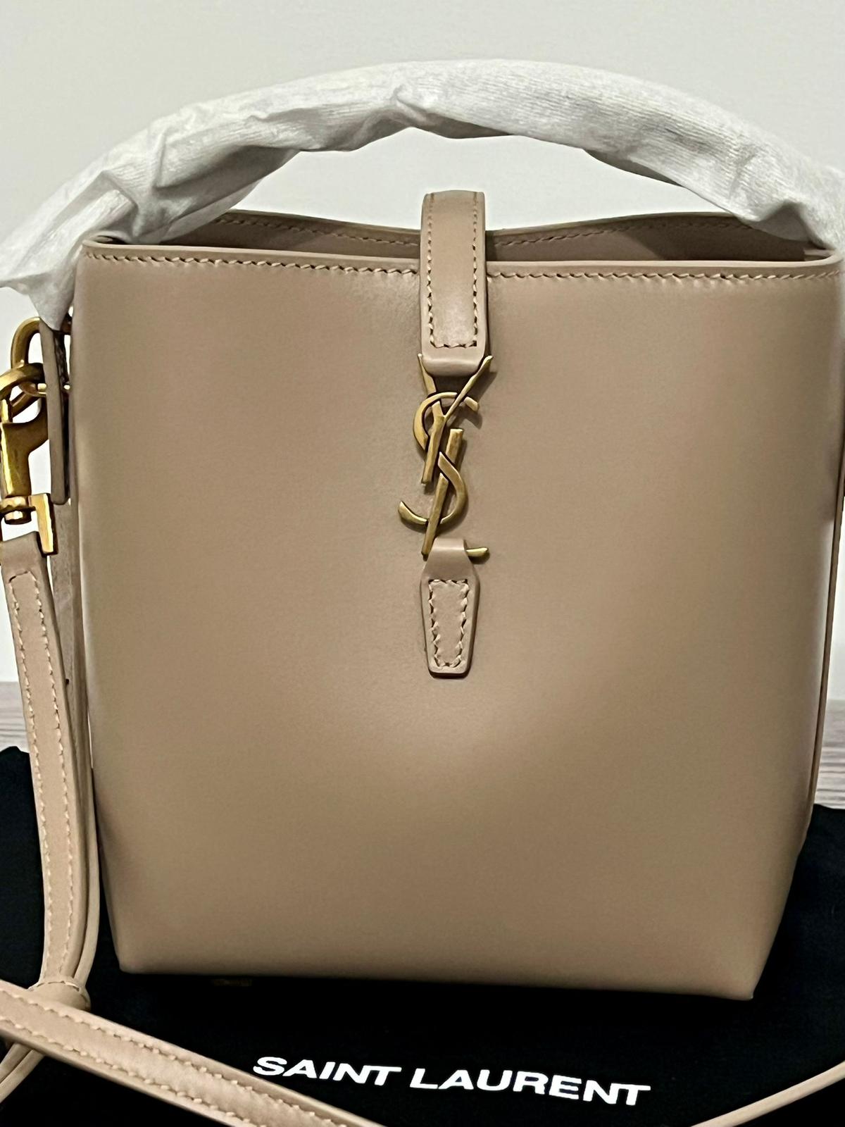Saint Laurent Le 37 - Borsa a Secchiello in Pelle Beige