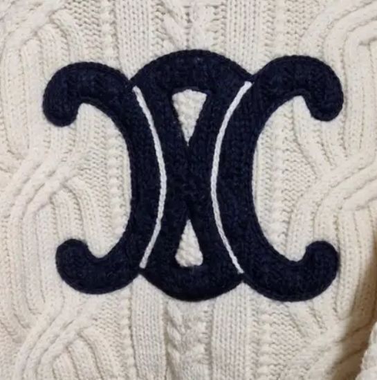 Céline Maglione in Lana Aran - Écru