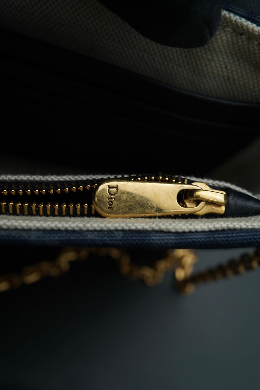 Dior Pochette Blu con Catena