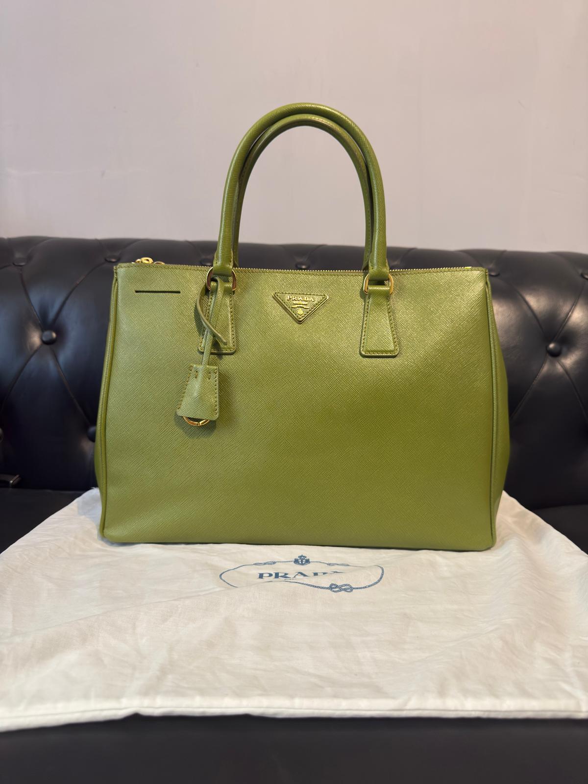 Prada Galleria Saffiano – Colore Edera