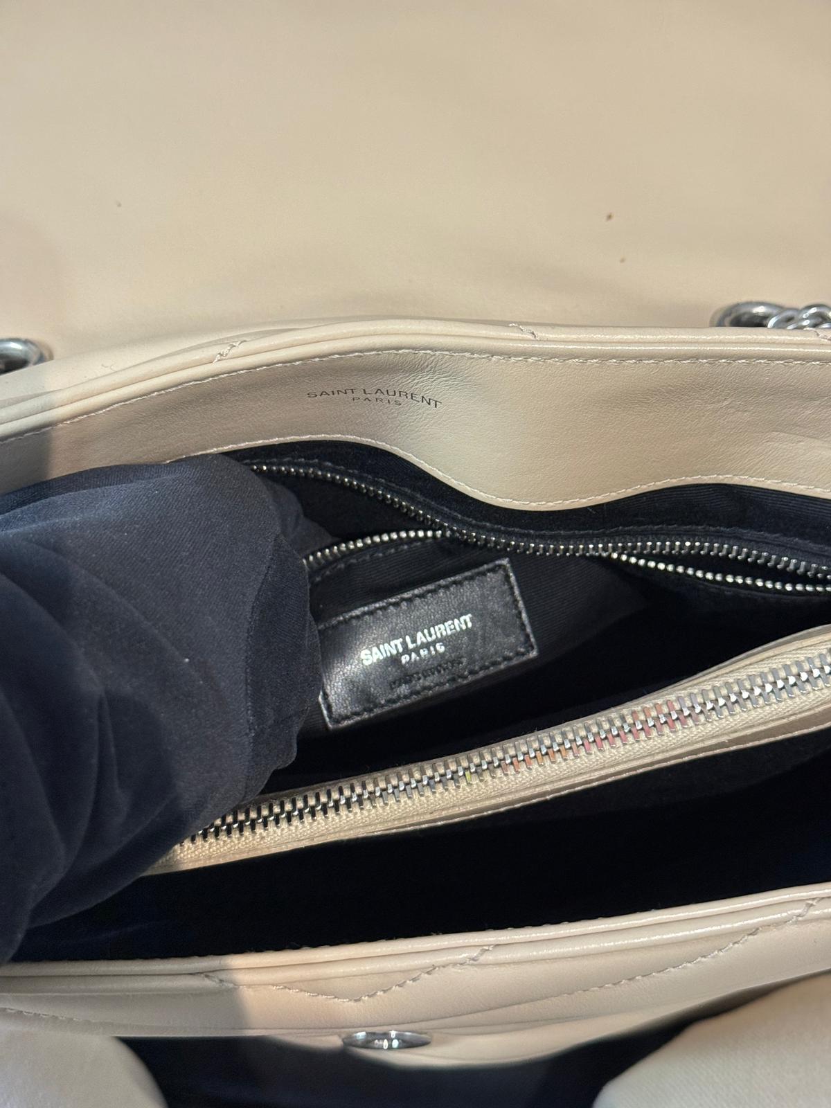 Saint Laurent Loulou in Pelle Beige