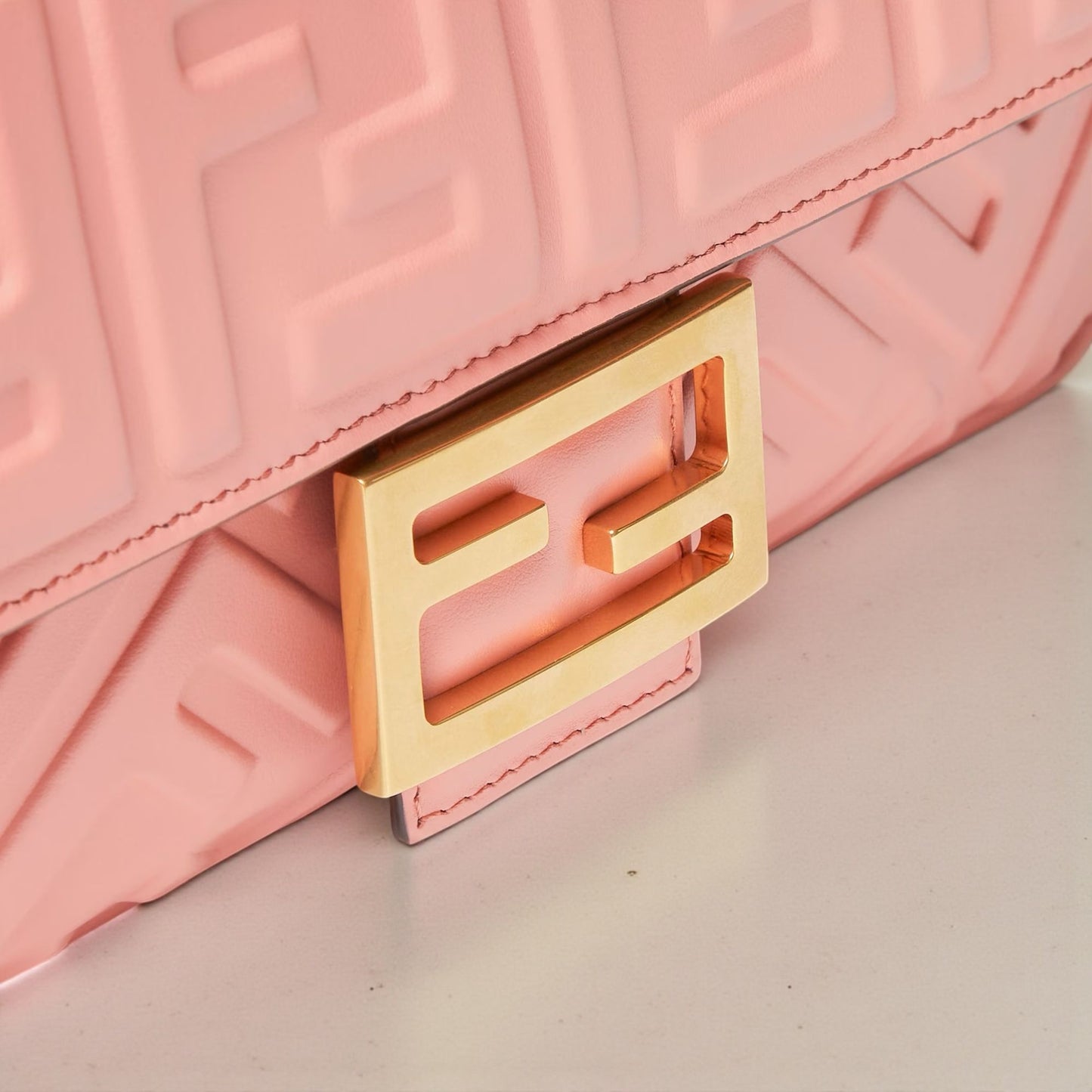 Fendi Baguette rosa pesca