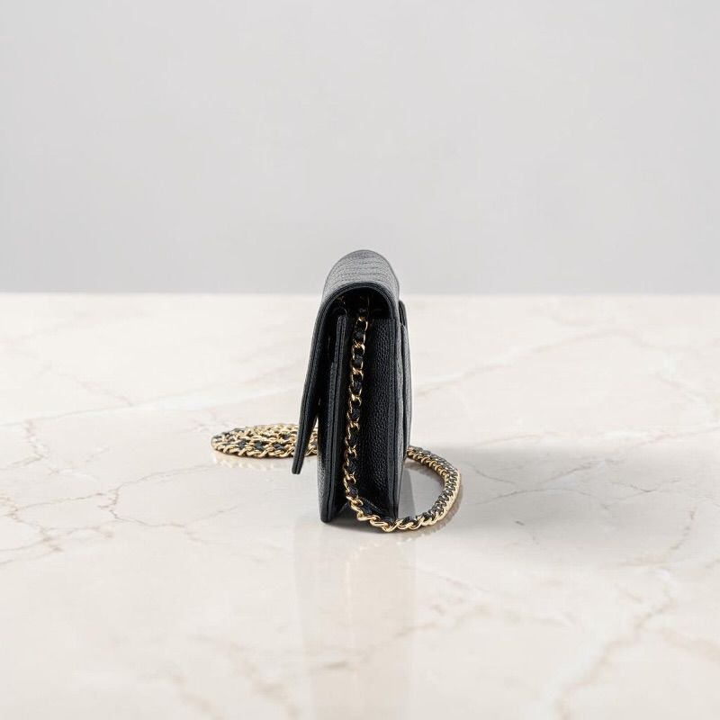 Chanel Wallet On Chain in pelle Caviar nera con hardware oro