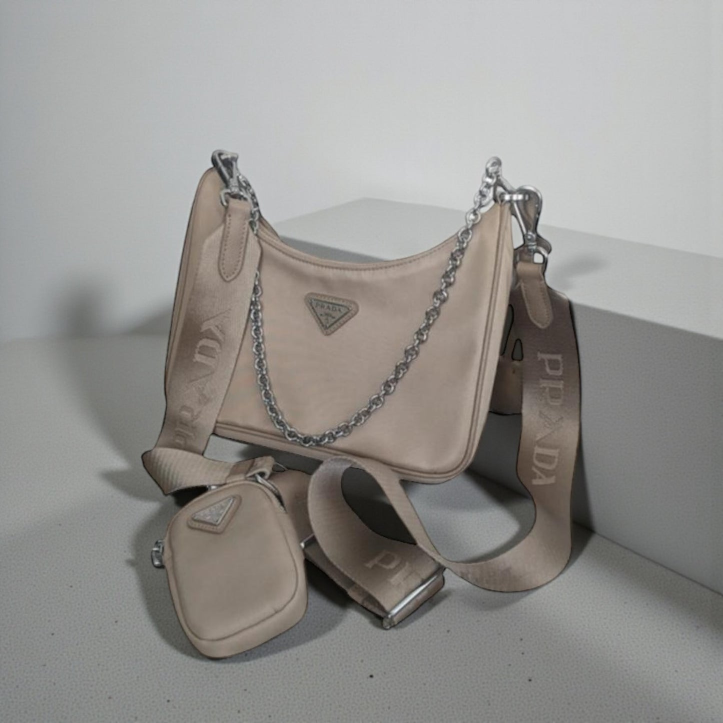 Prada Multipochette Re-Edition 2005 – Saffiano Beige