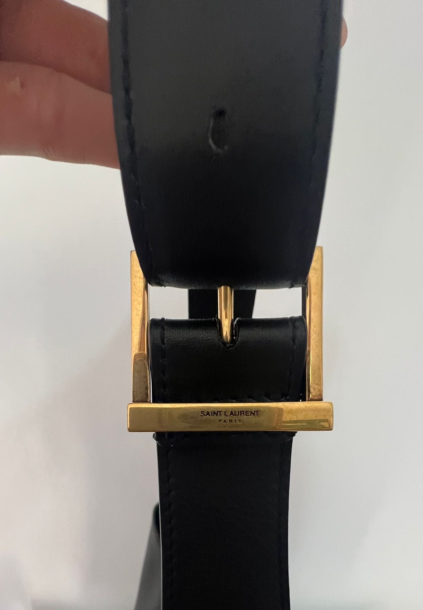 Saint Laurent Le 5 À 7 in soft leather