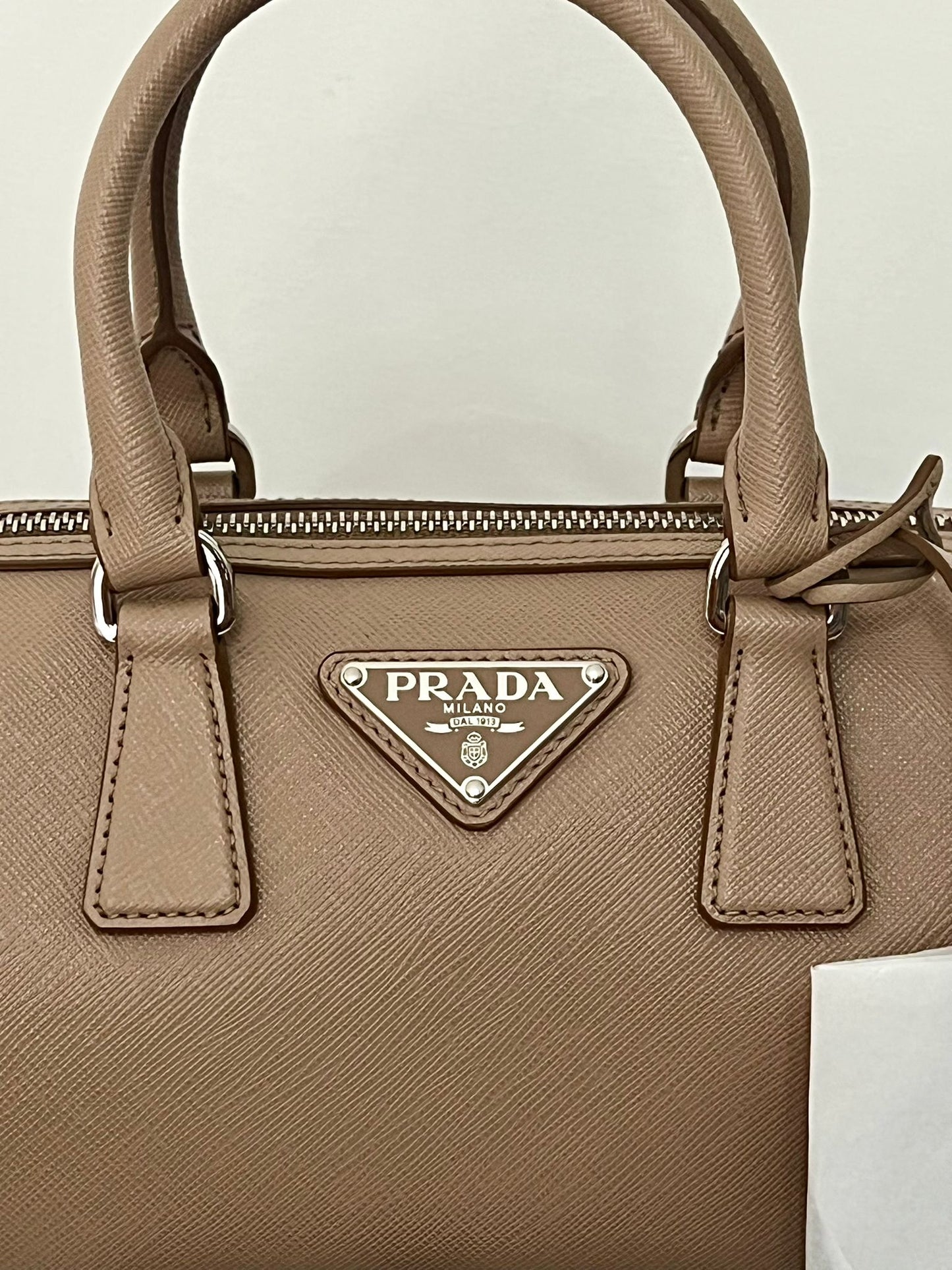 Prada Bauletto in Pelle Saffiano Beige