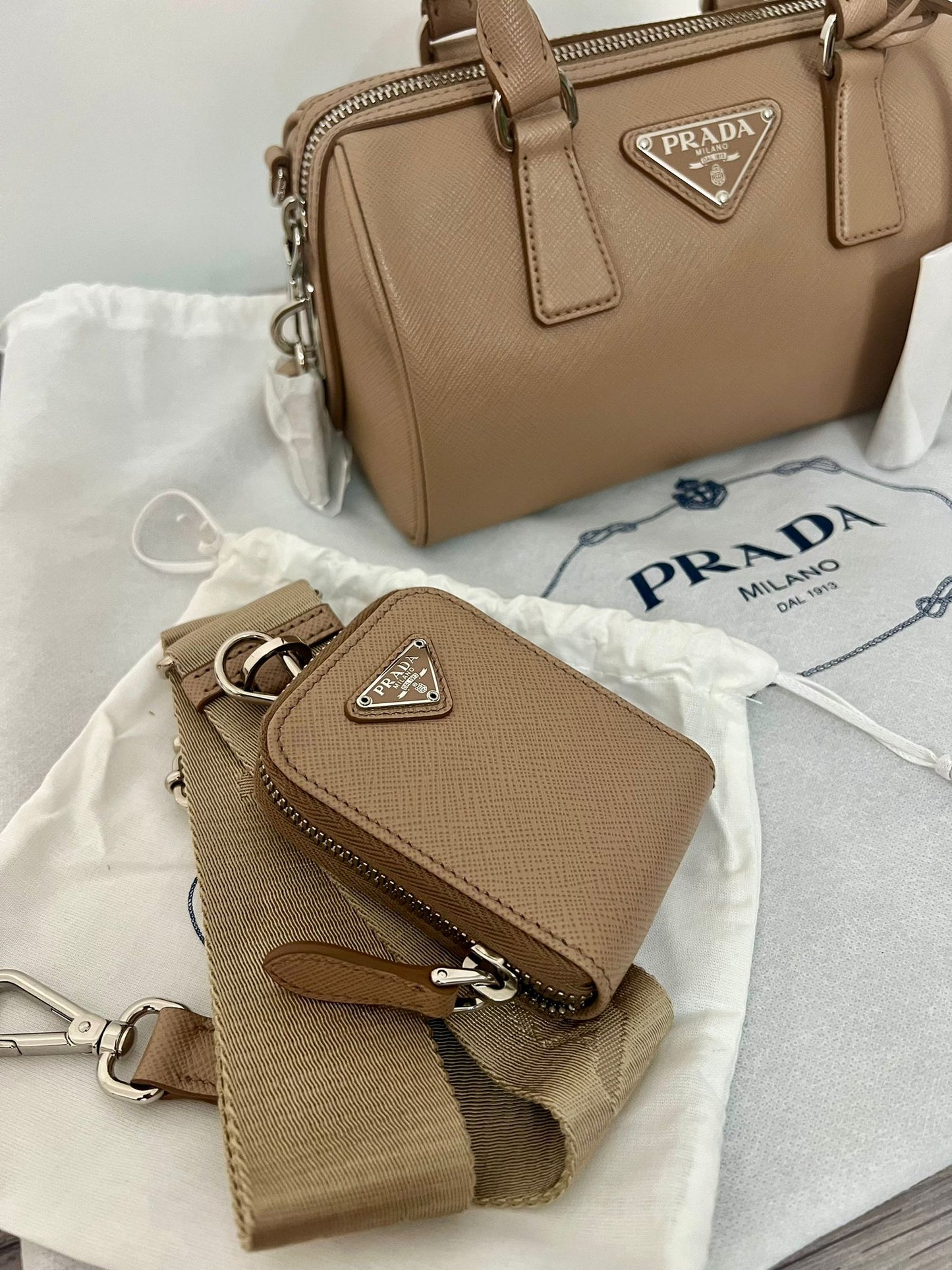 Prada Bauletto in Pelle Saffiano Beige