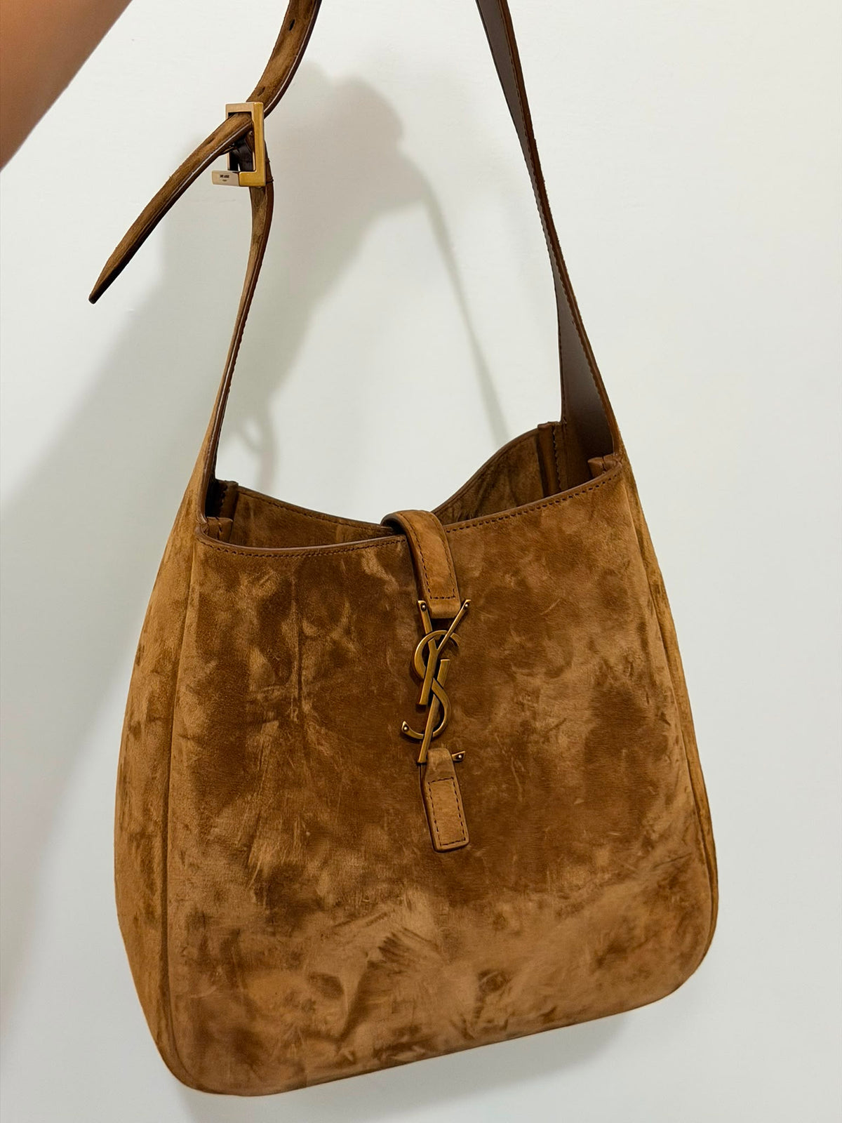 Saint Laurent Le 5 a 7 small in suede