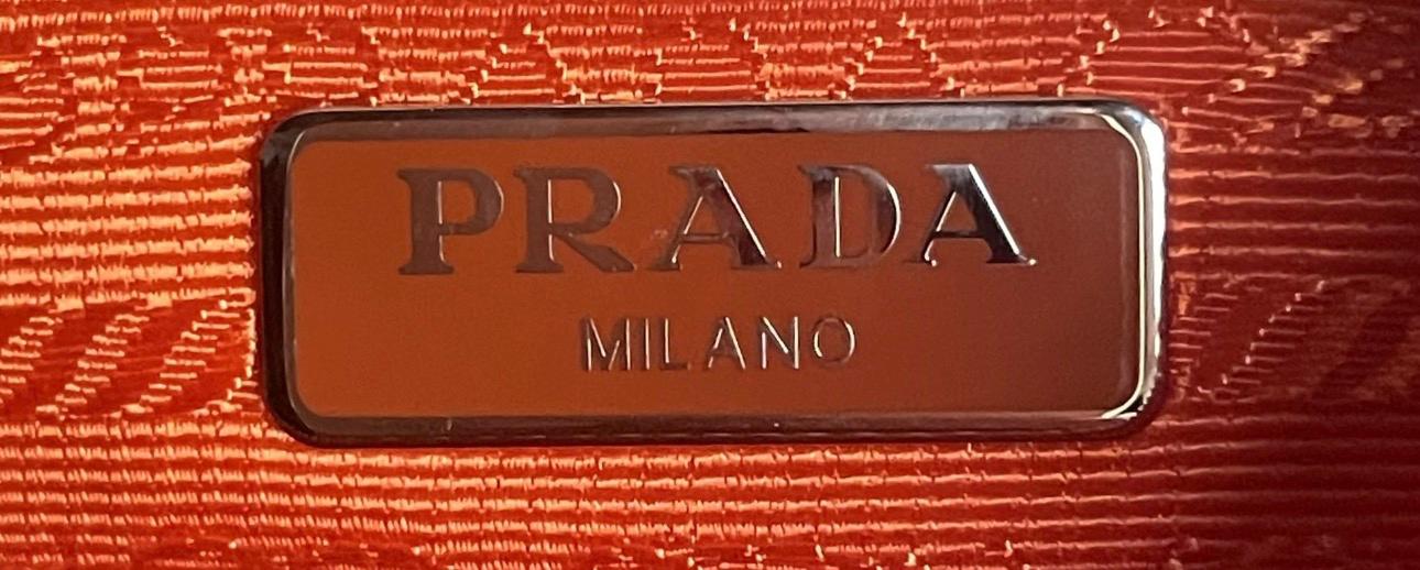 Prada Re-Edition 2005 in Re-Nylon -Arancione