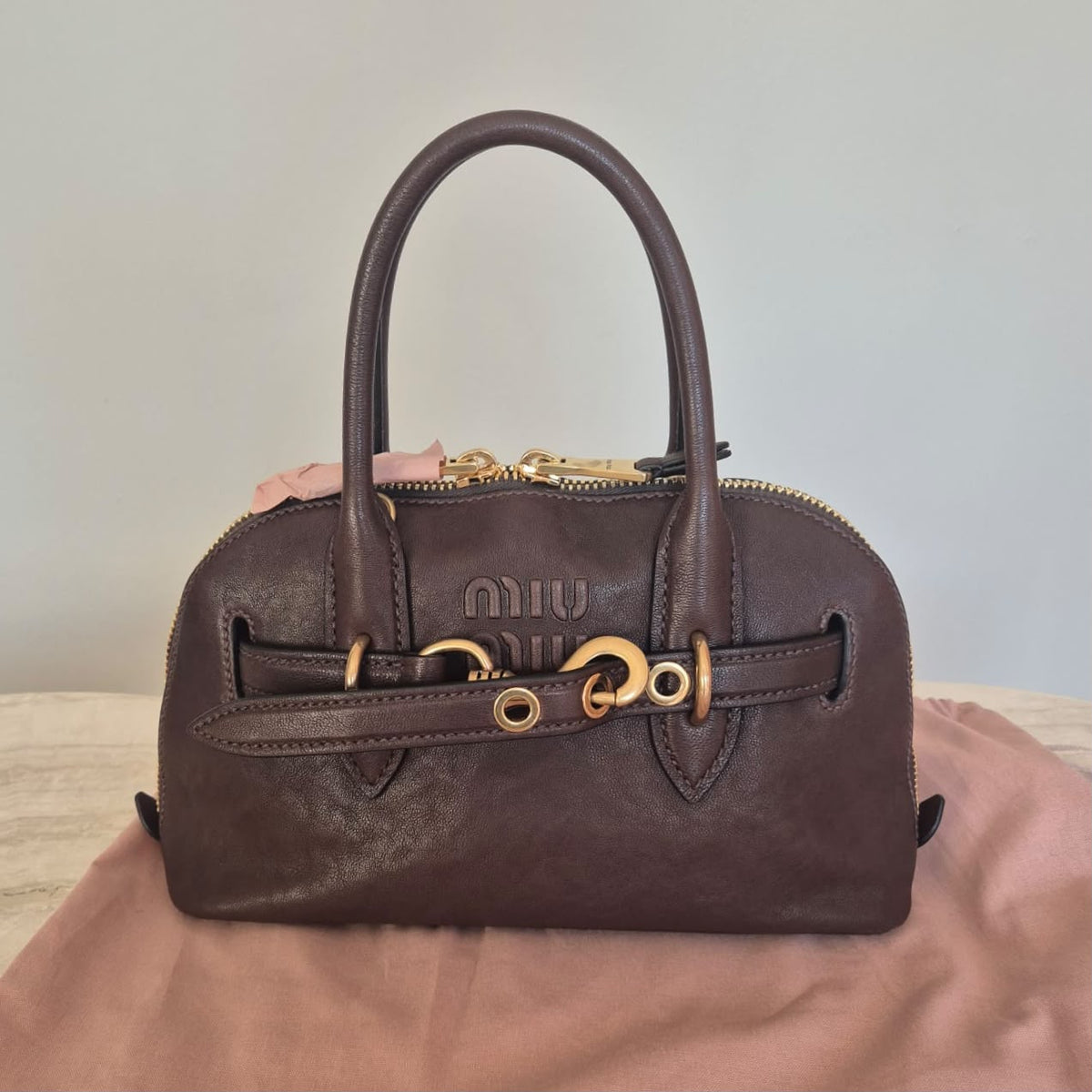 Miu Miu aventure in pelle marrone