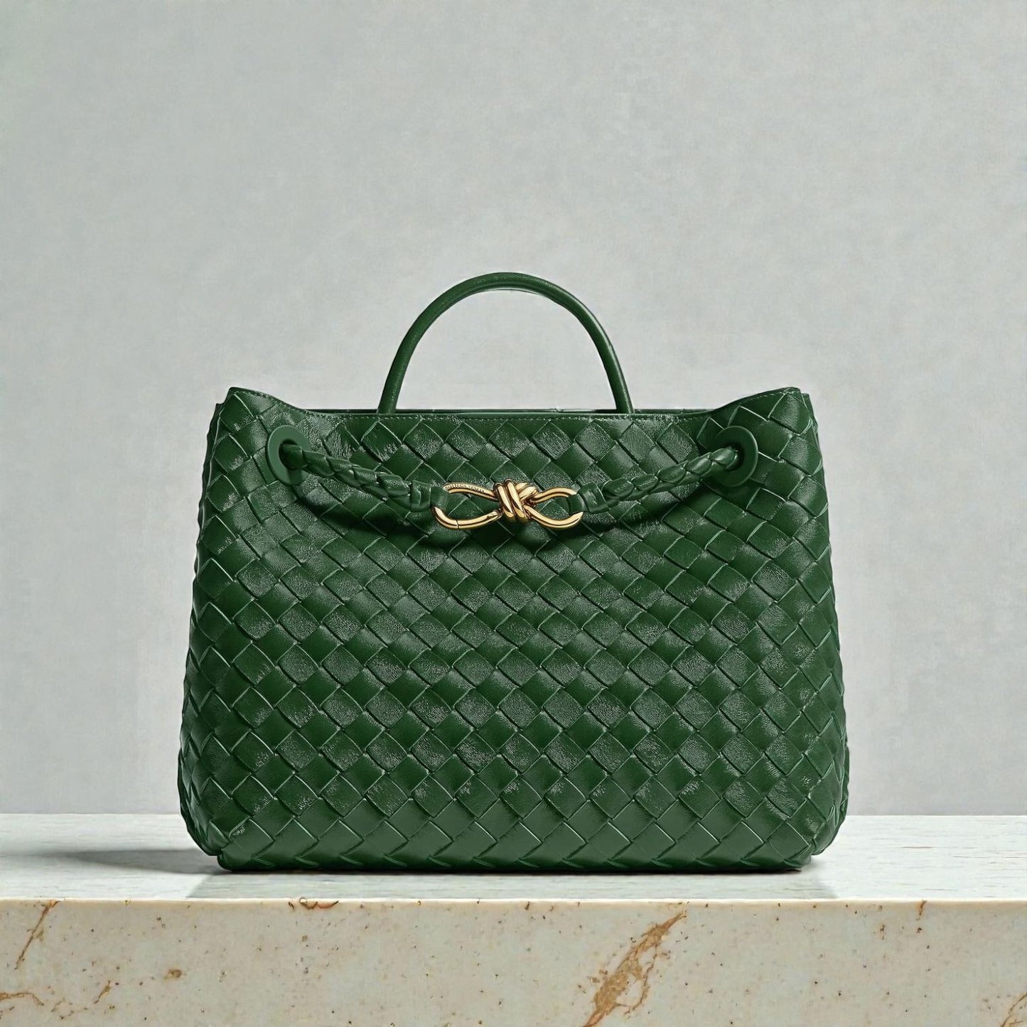Bottega Veneta Andiamo Media – basil