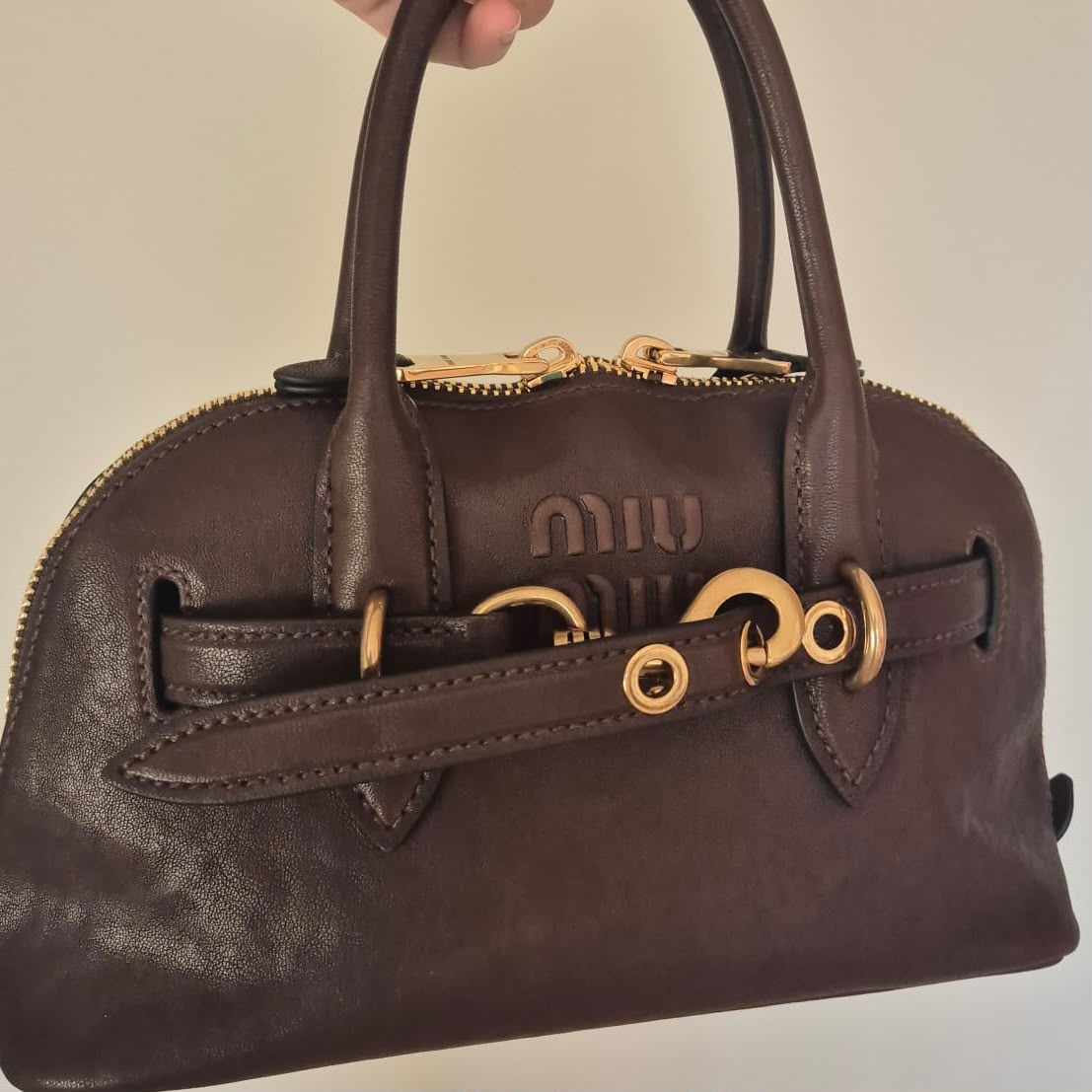 Miu Miu aventure in pelle marrone