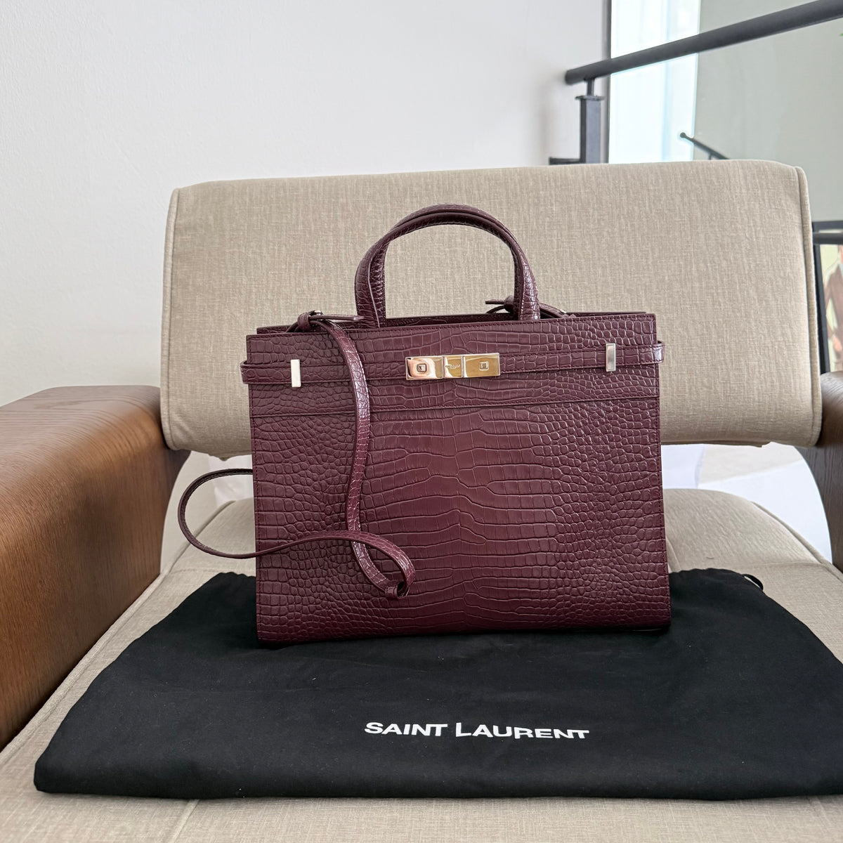 Saint Laurent Manhattan in pelle bordeaux effetto coccodrillo