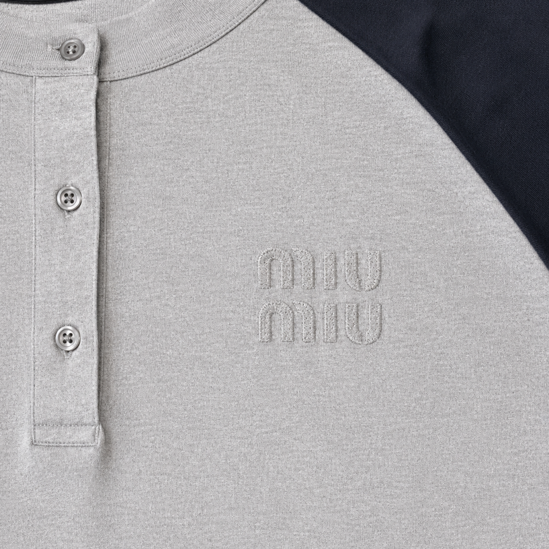 Miu Miu T shirt grigio e blu navy