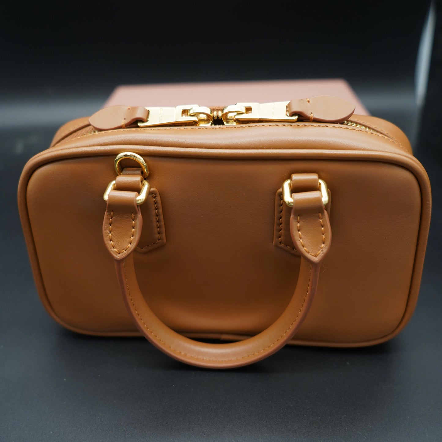 Miu Miu Borsa Arcadie Regular in Pelle Camel