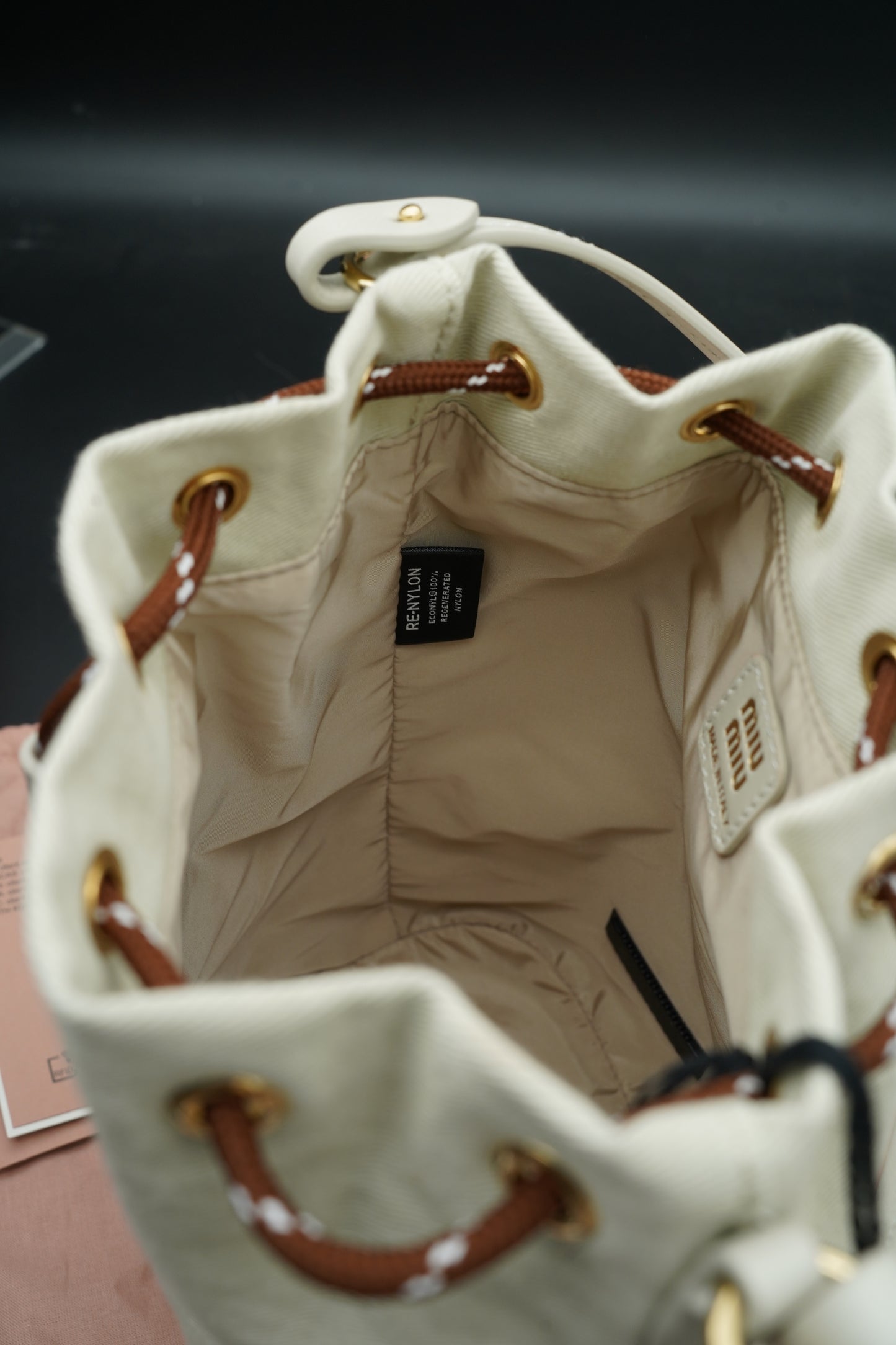 Miu Miu secchiello in Canvas