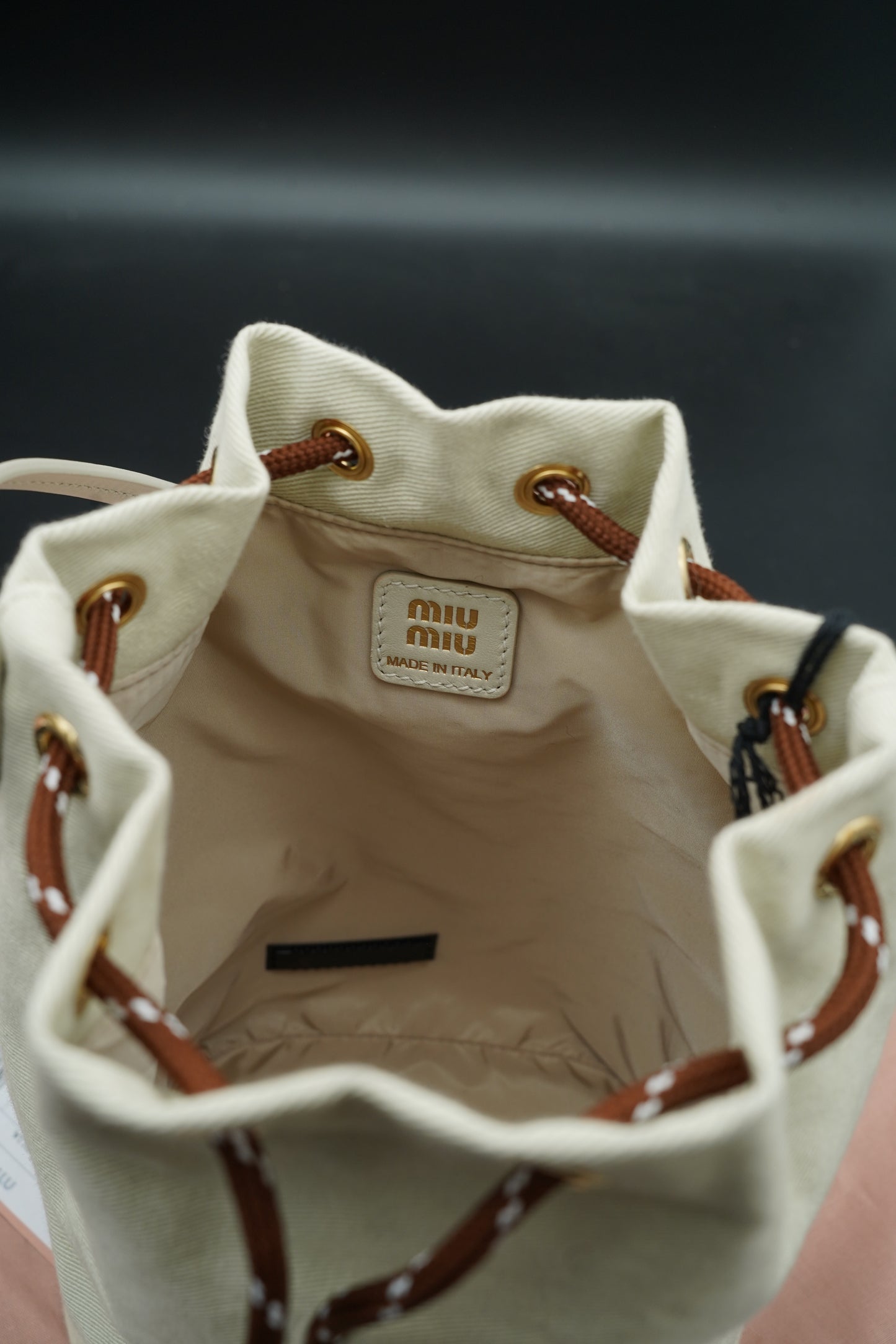 Miu Miu secchiello in Canvas