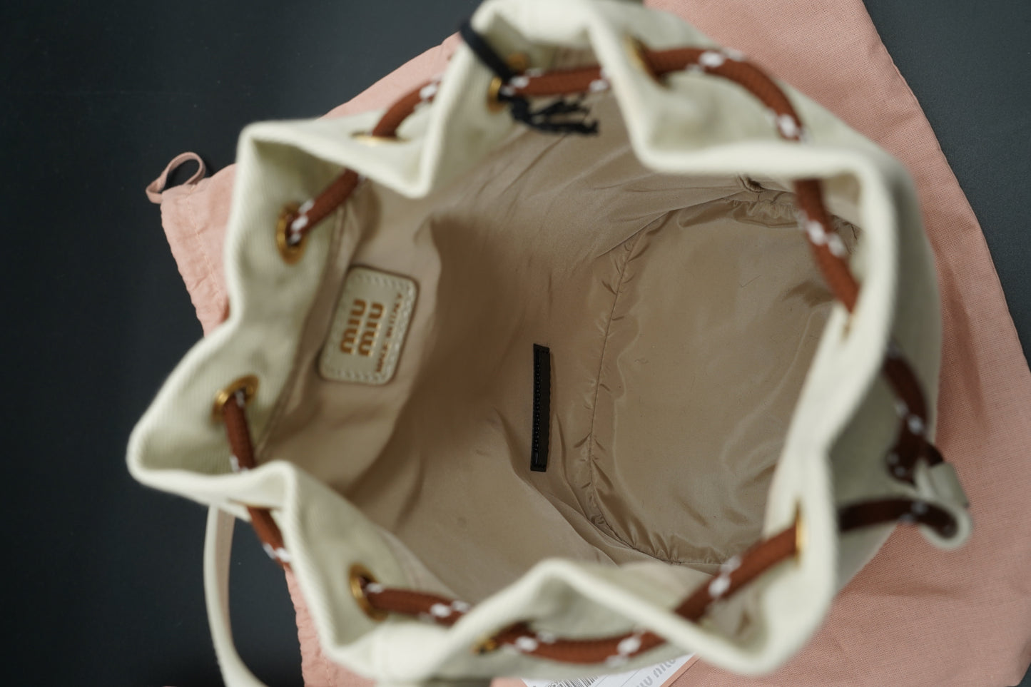 Miu Miu secchiello in Canvas