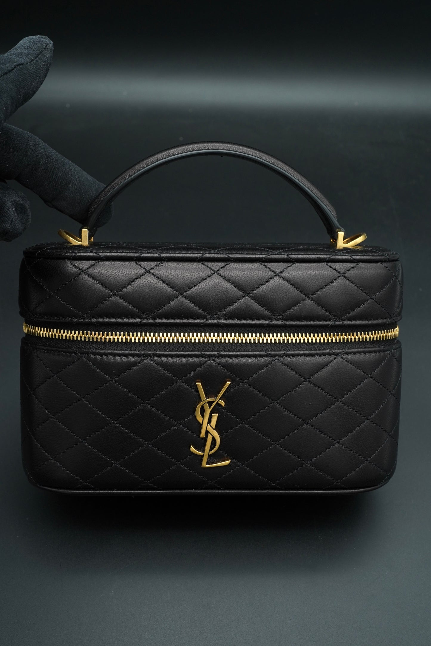 Saint Laurent Vanity in Pelle Nera Medium