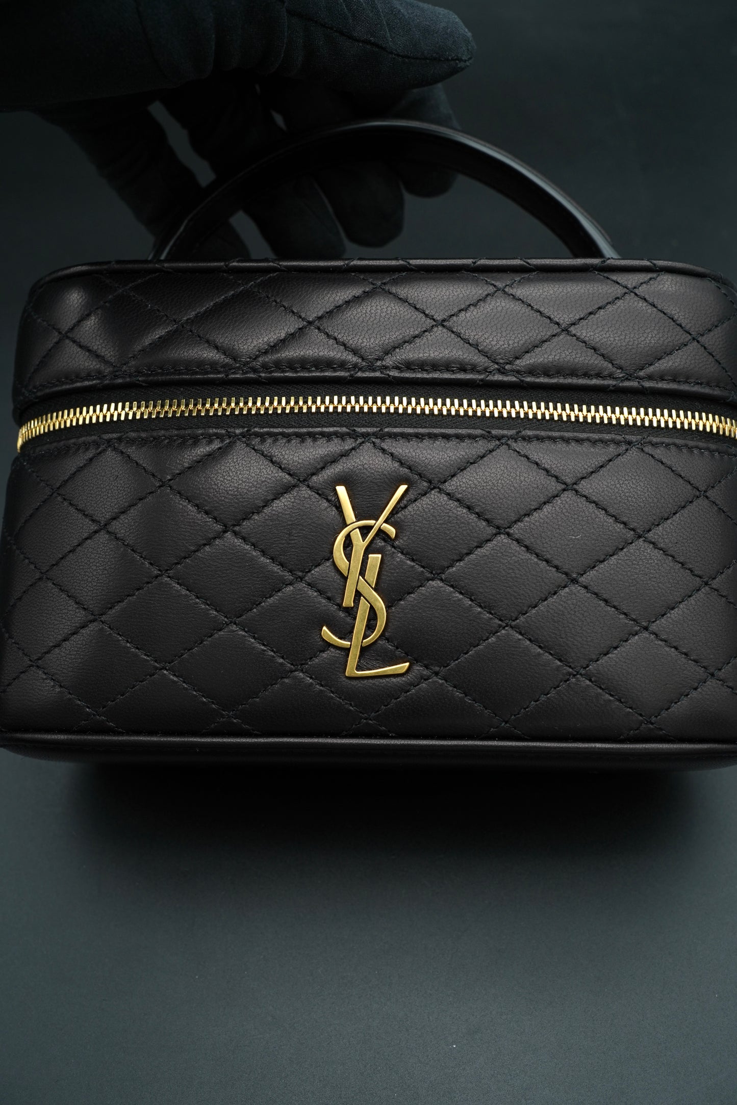 Saint Laurent Vanity in Pelle Nera Medium