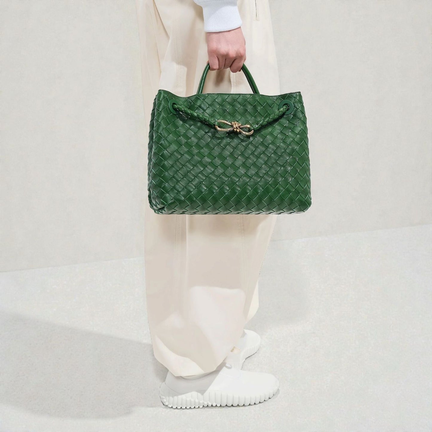 Bottega Veneta Andiamo Media – basil