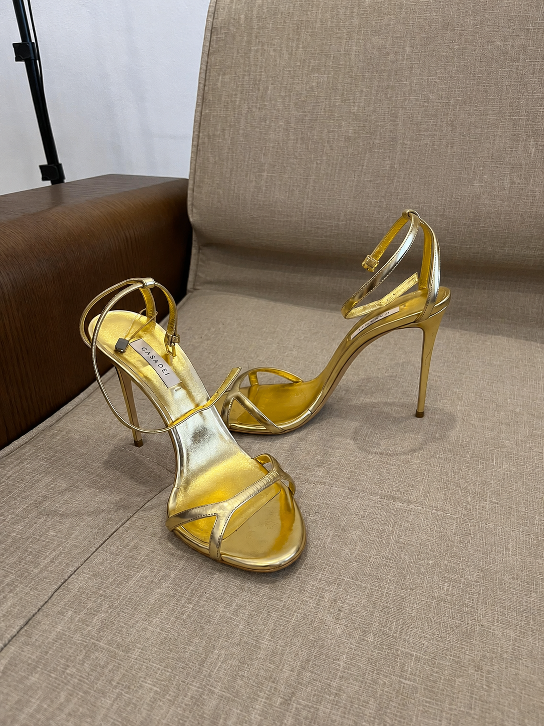 Casadei sandali con tacco color oro
