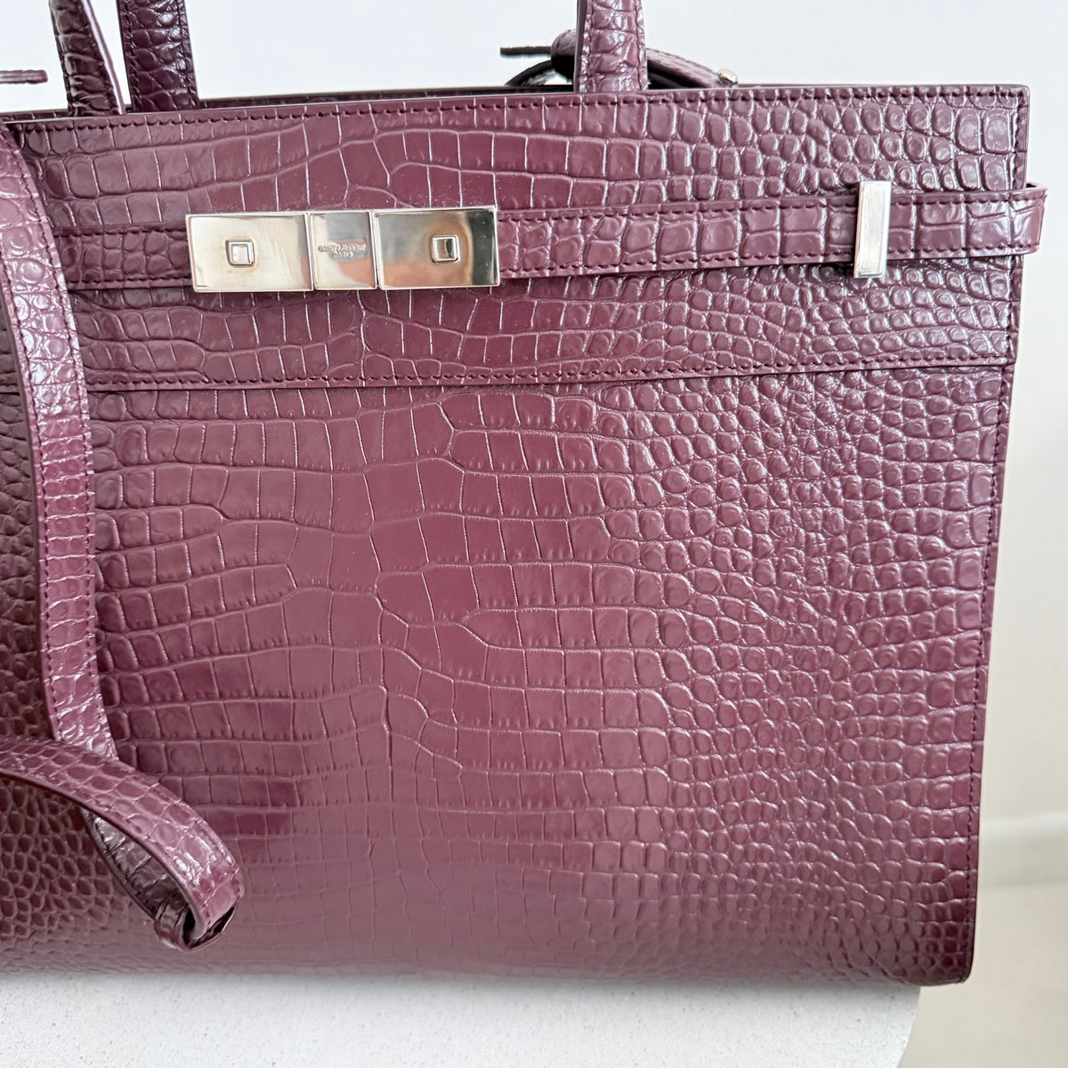 Saint Laurent Manhattan in pelle bordeaux effetto coccodrillo