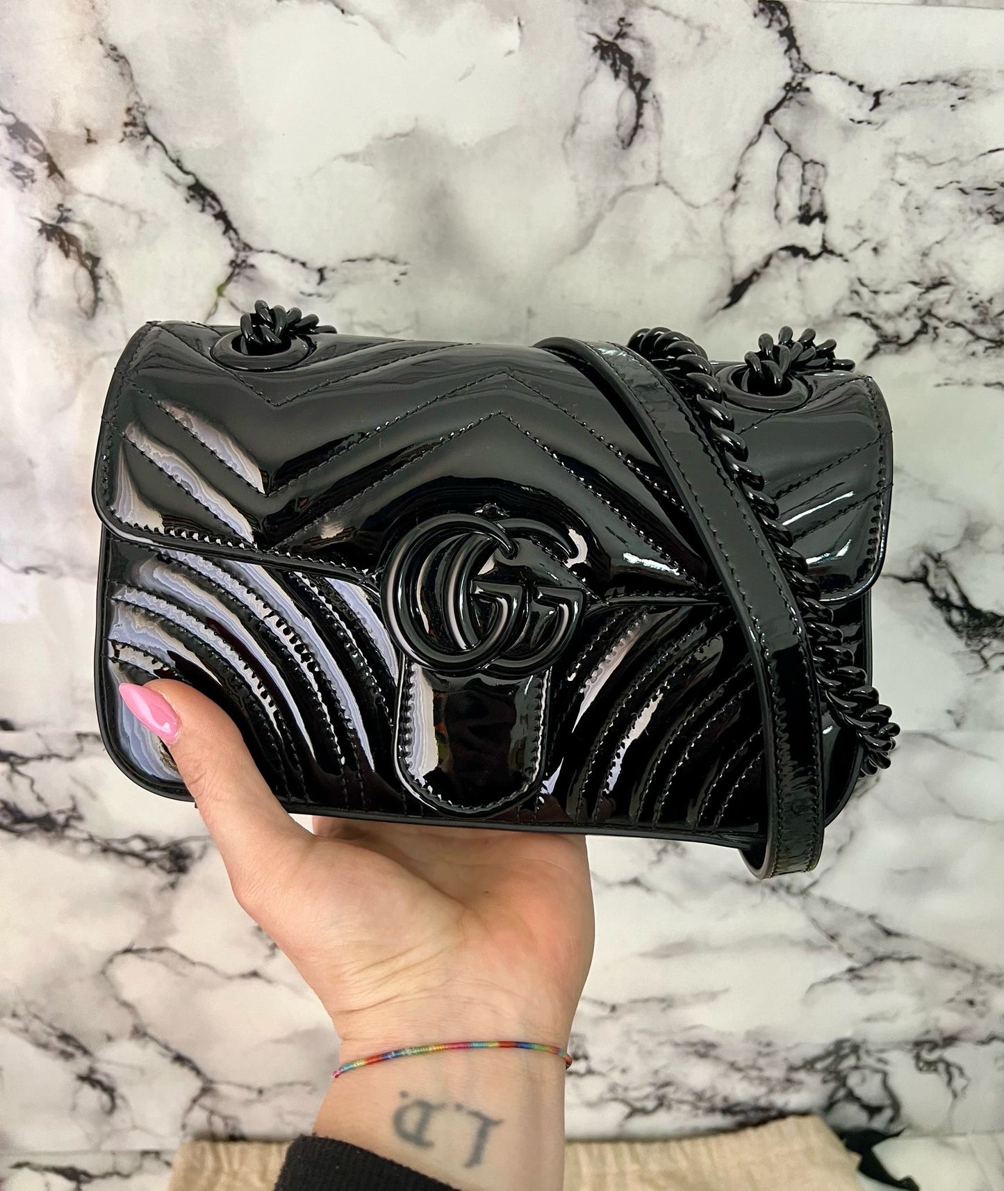 Gucci GG Marmont Media Vernice Nera