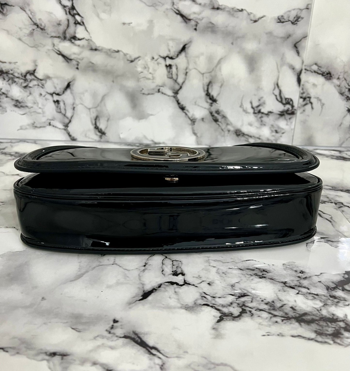Gucci GG Marmont Media Vernice Nera