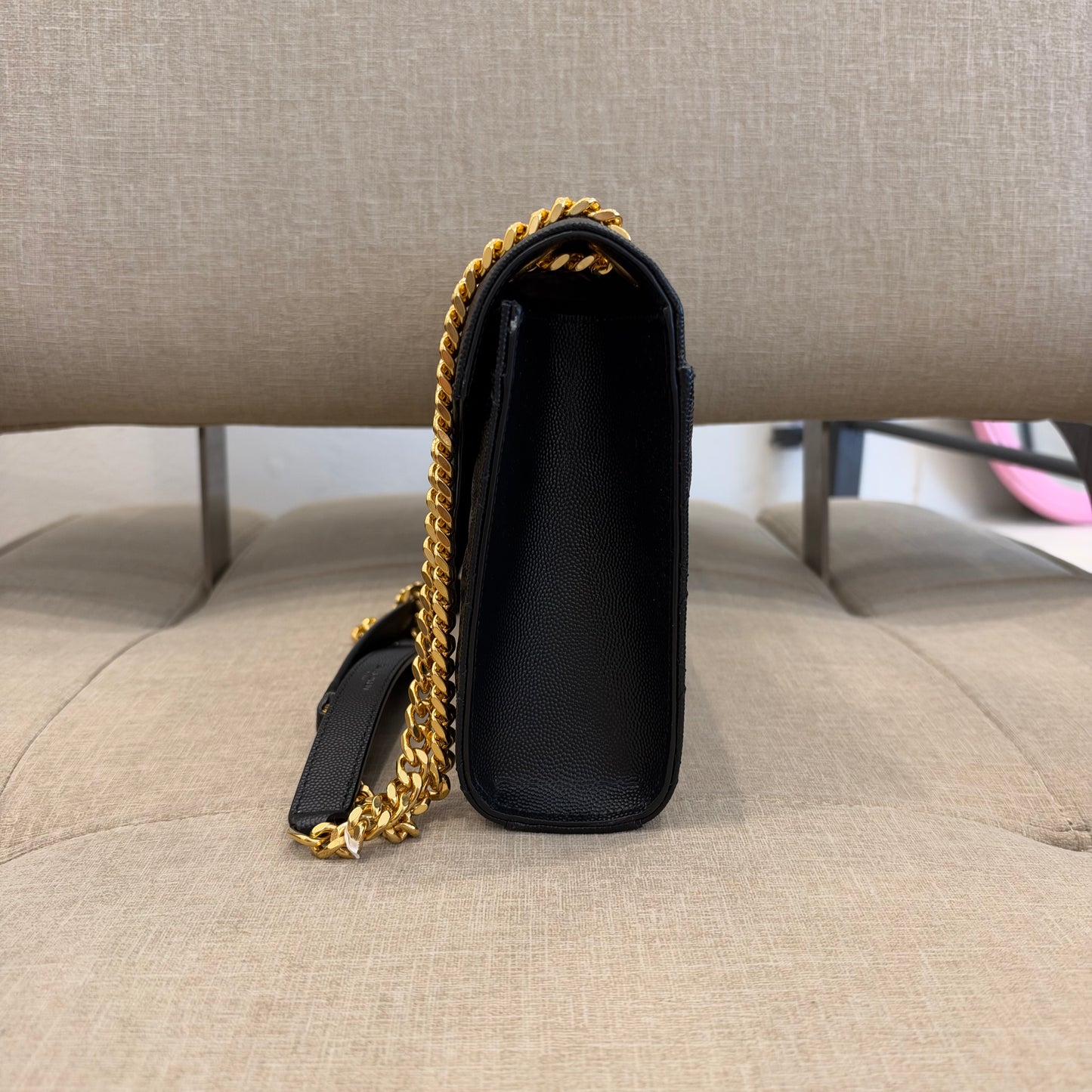 Saint Laurent Envelope Medium in Pelle Nera