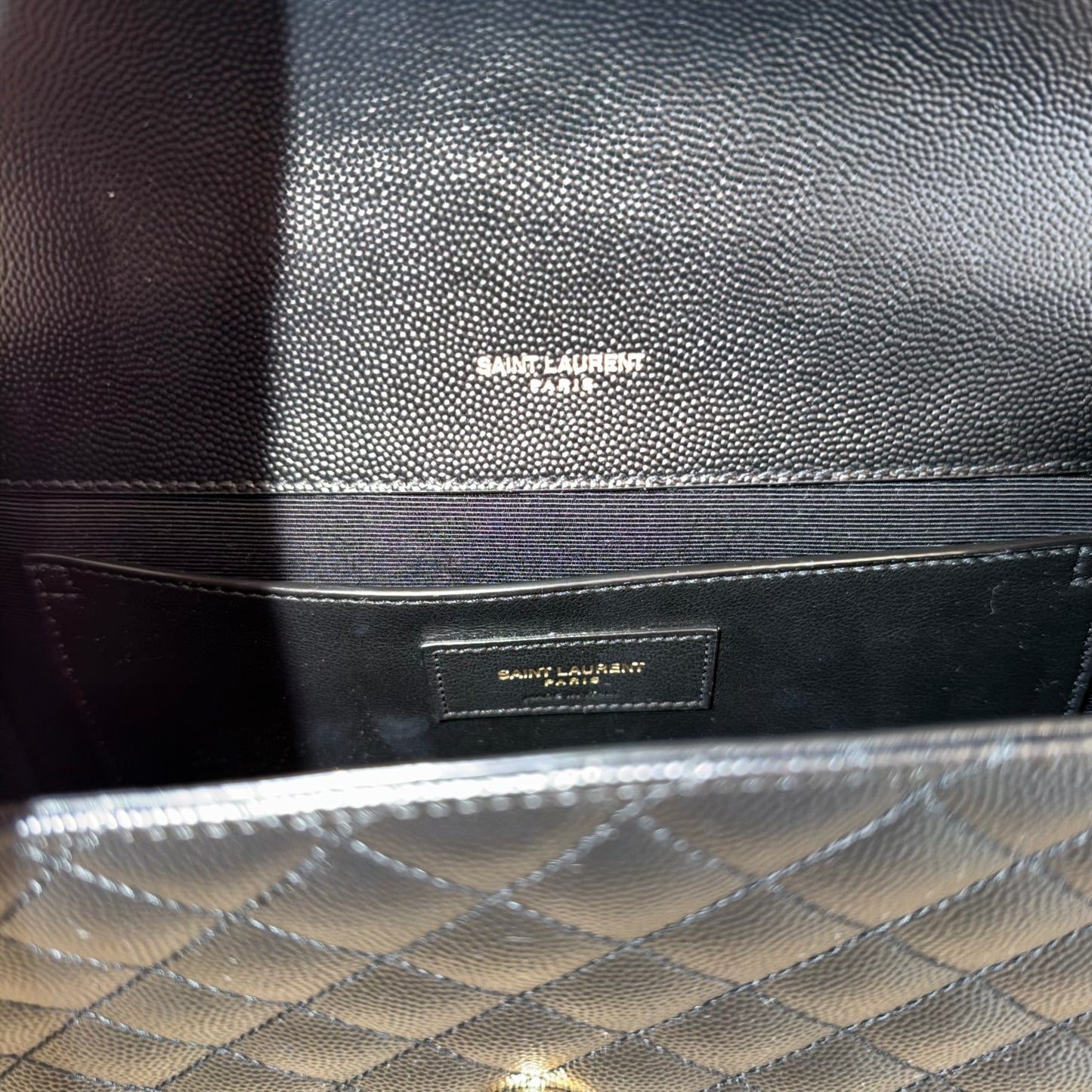 Saint Laurent Envelope Medium in Pelle Nera