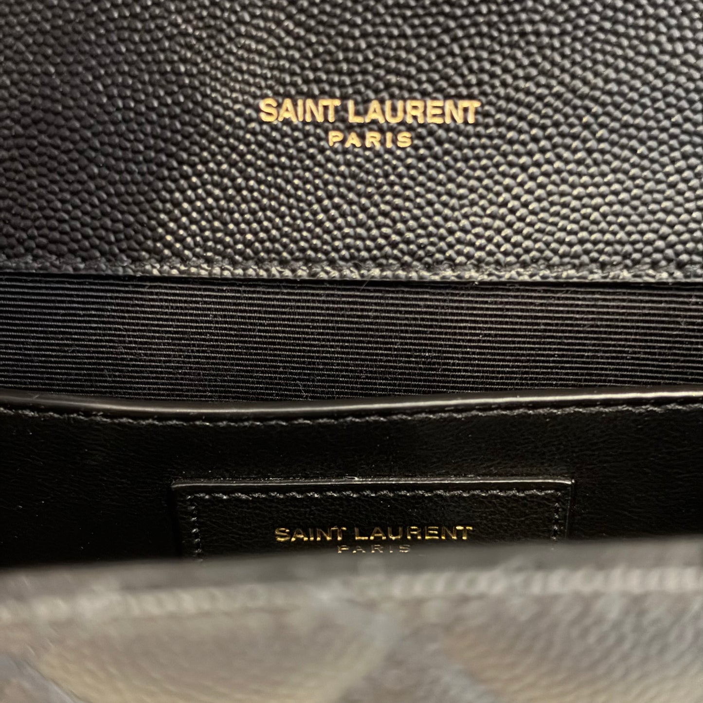 Saint Laurent Envelope Medium in Pelle Nera