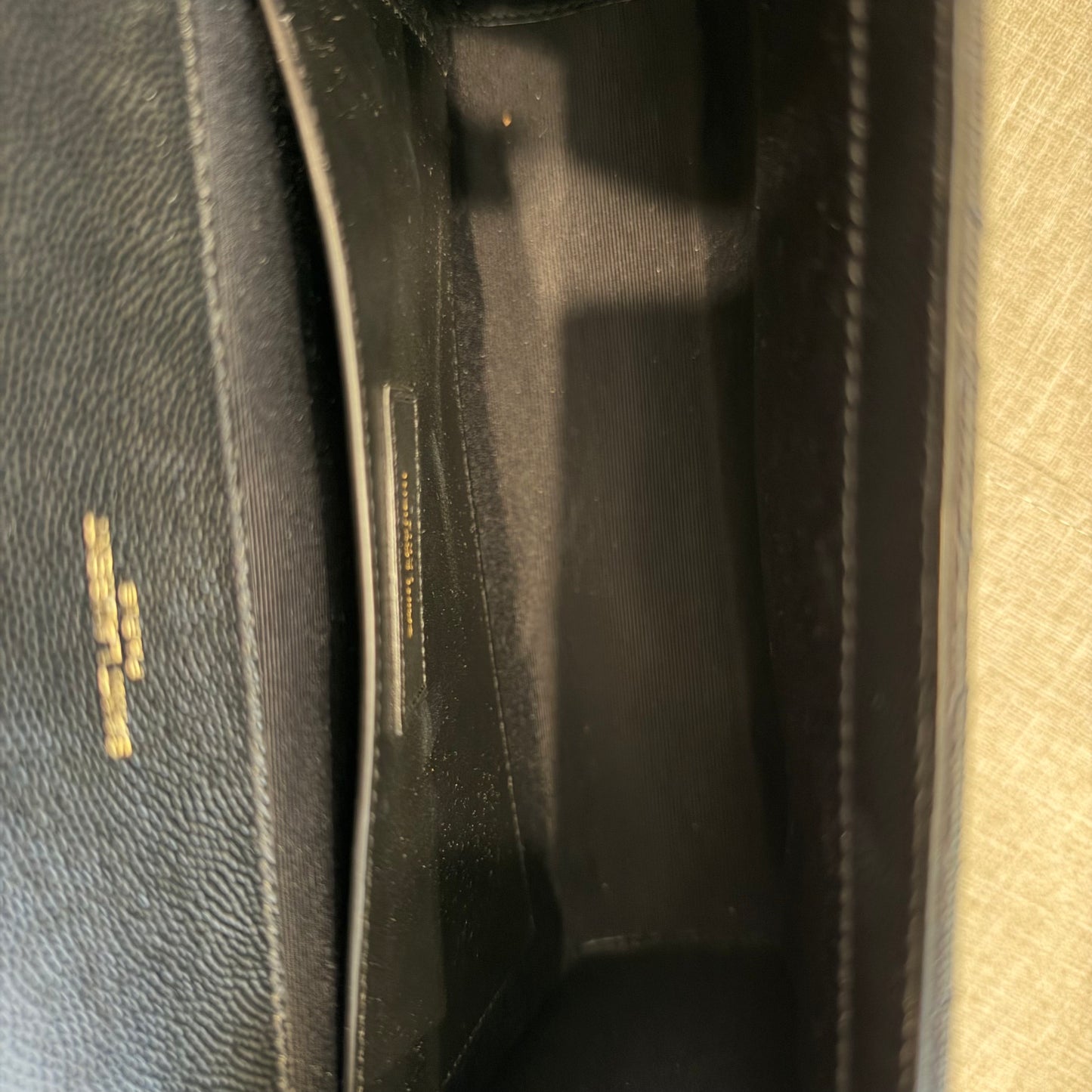 Saint Laurent Envelope Medium in Pelle Nera