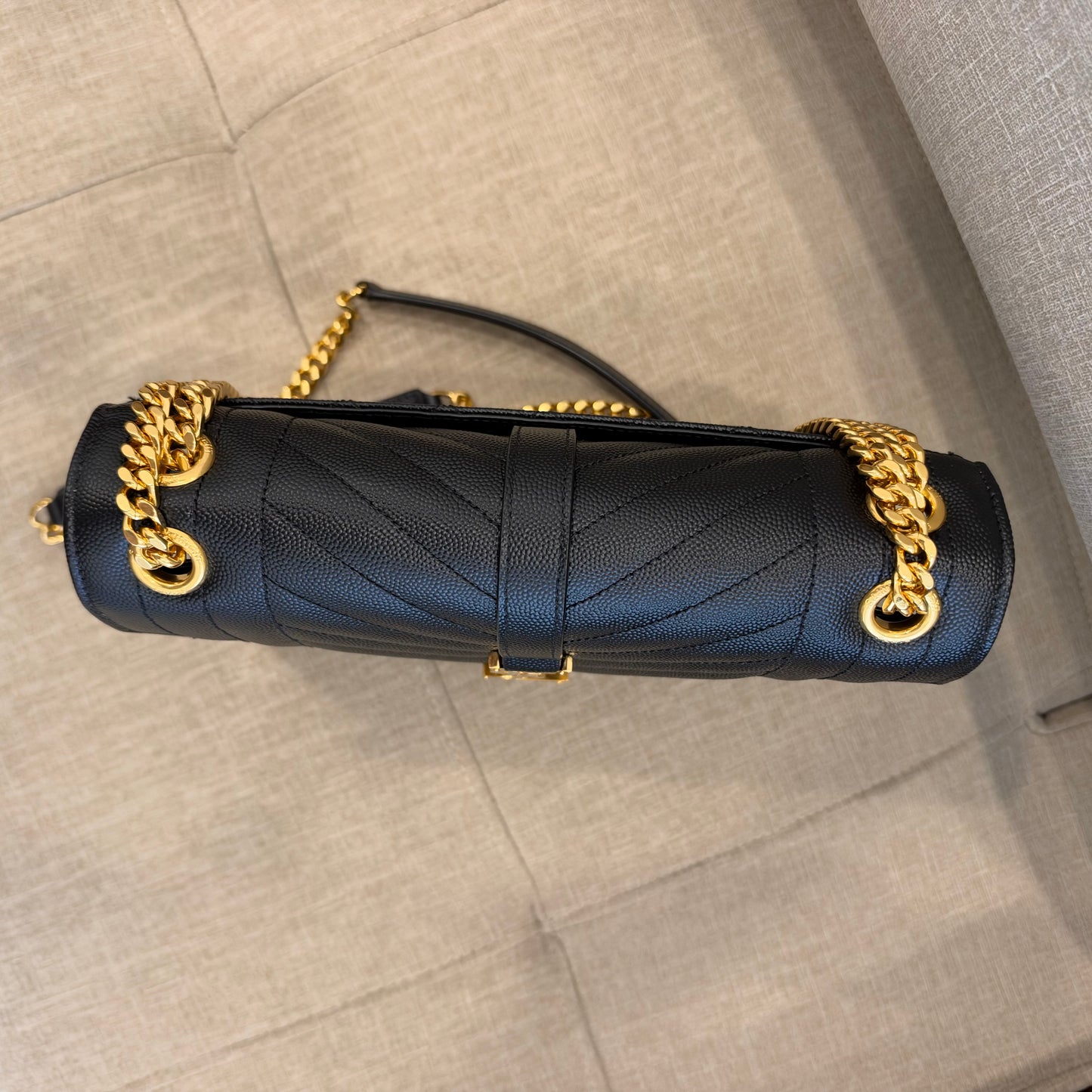 Saint Laurent Envelope Medium in Pelle Nera