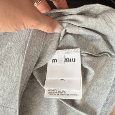 Miu Miu T shirt grigio e blu navy