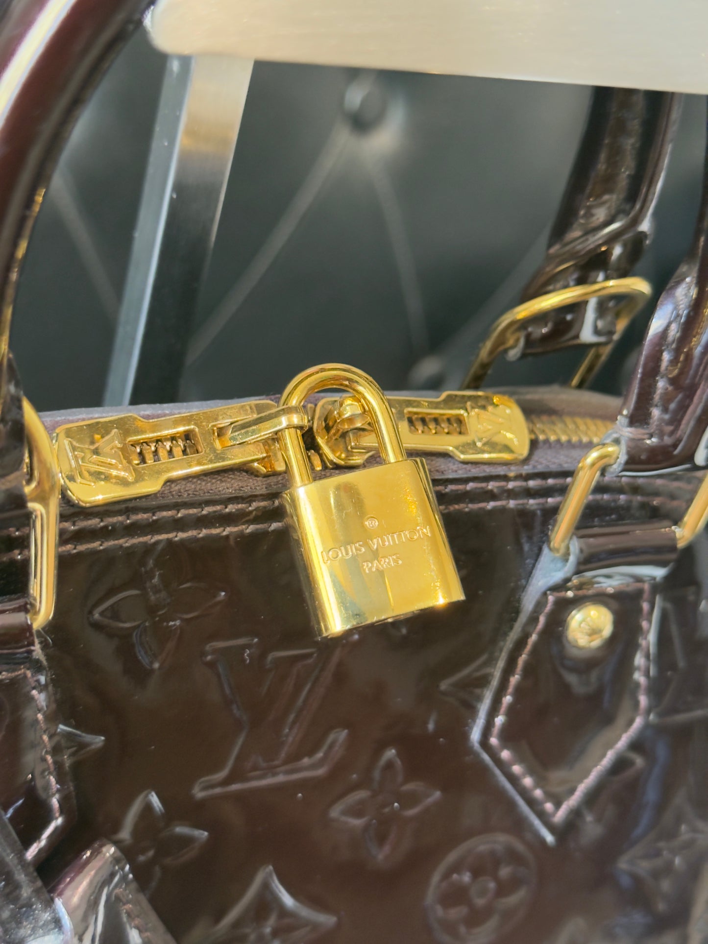 Louis Vuitton Borsa Alma BB in vernice Bordeaux