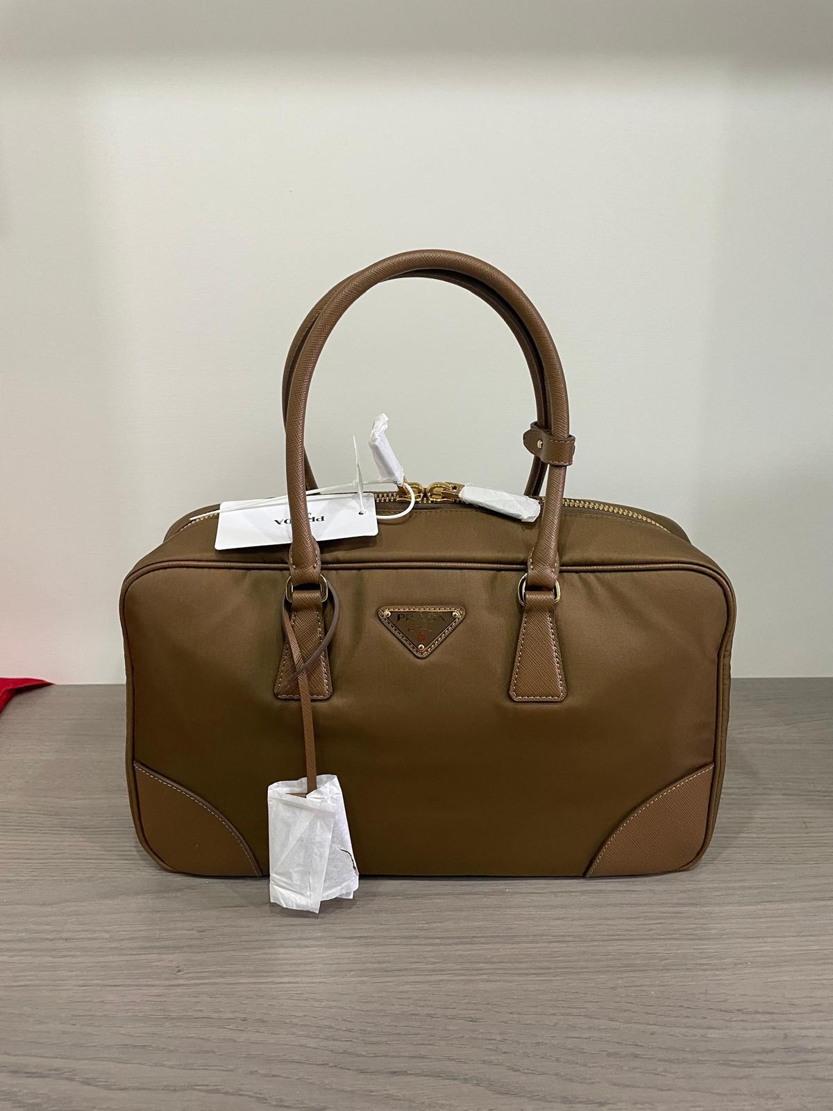 Prada Bauletto Re-Edition 1978 in Re-Nylon e Saffiano